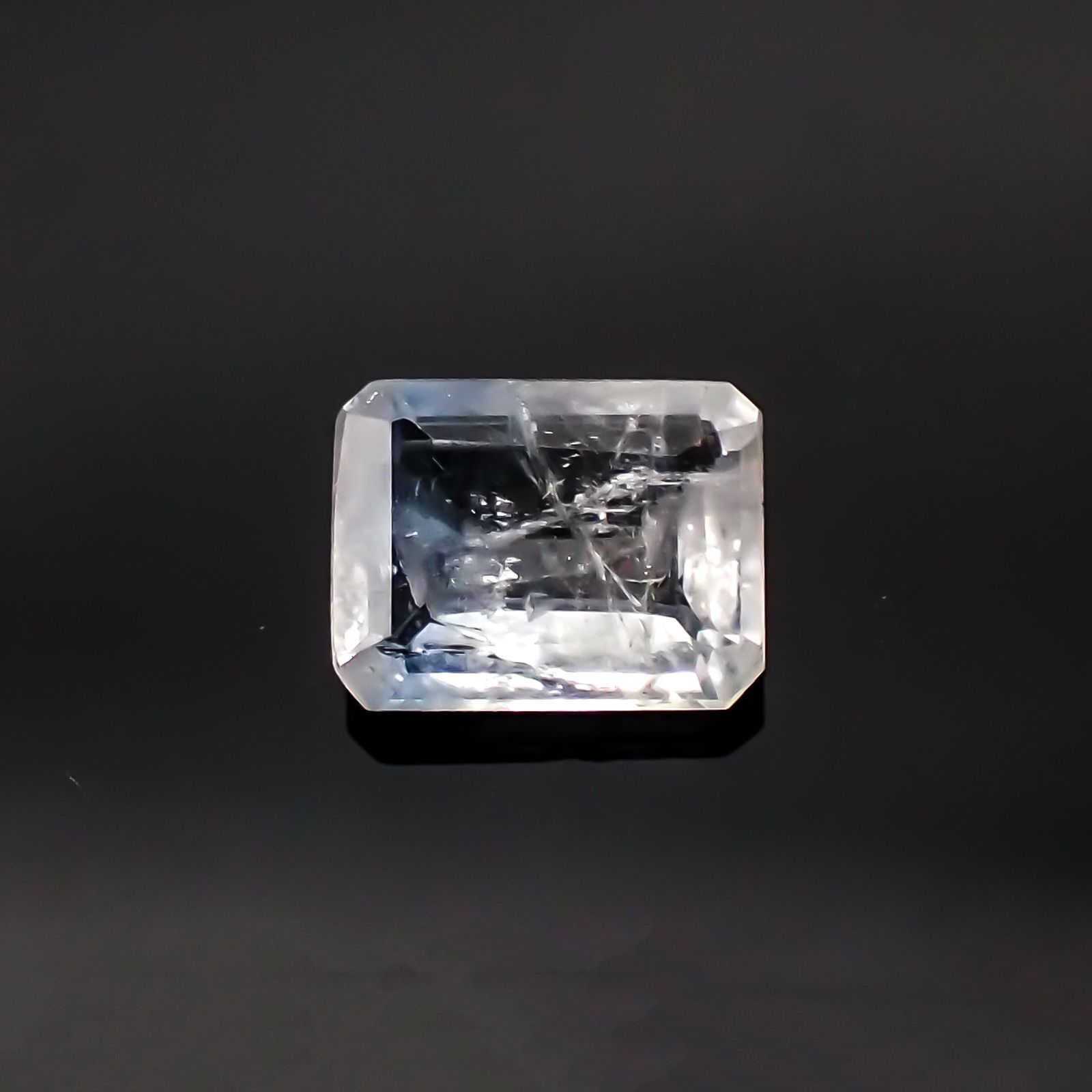 ユークレース ブラジル産 ルース 0.474ct ソーティング付き[21028471]5.7×4.4mm前後
