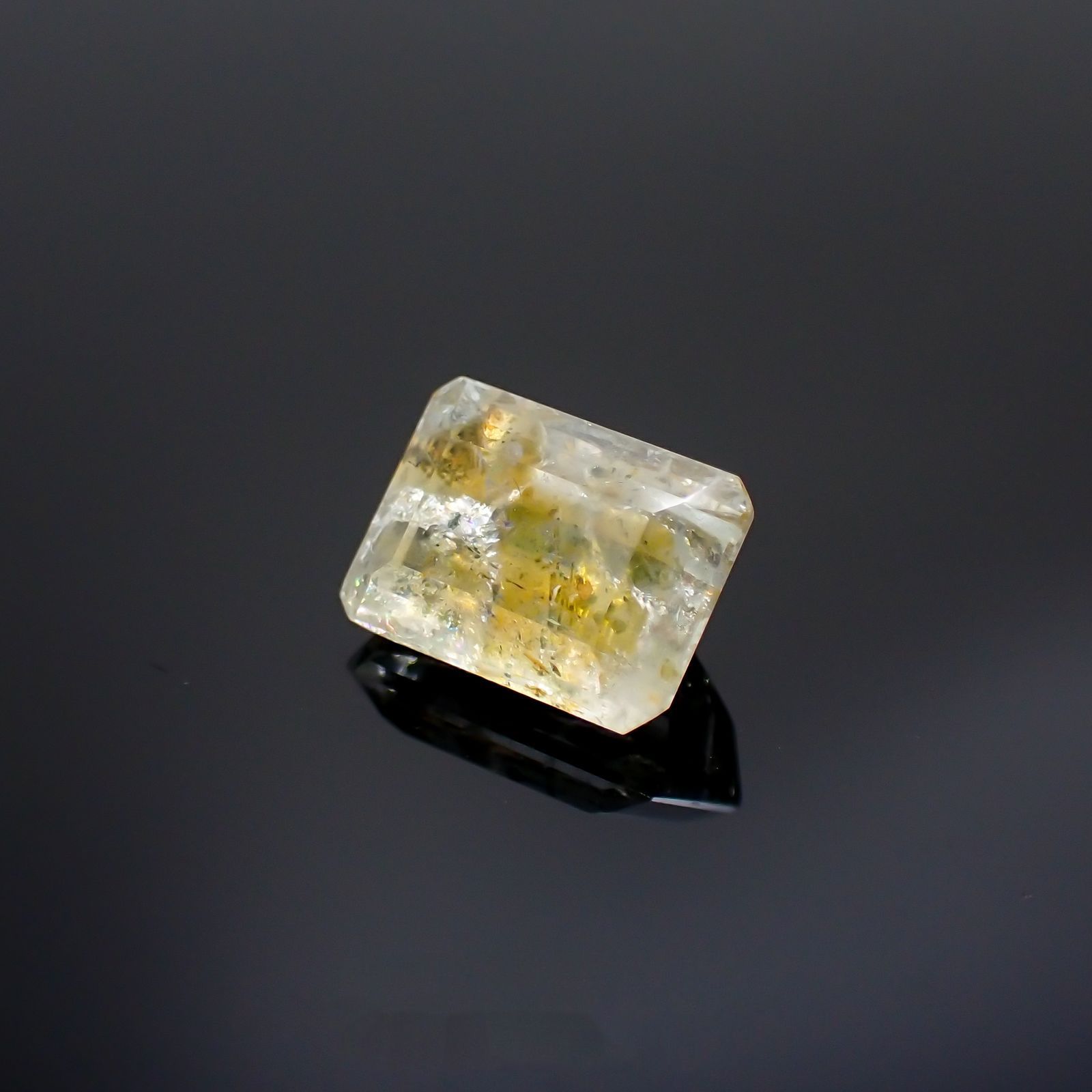 オーロラアクアマリン ブラジル産 3.01ct[220114395]9.8x7.2mm前後