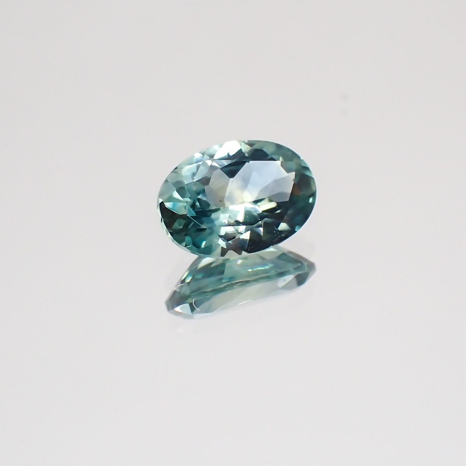 モンタナサファイア アメリカ産 ルース 0.73ct[20129305]6.6×4.6mm前後