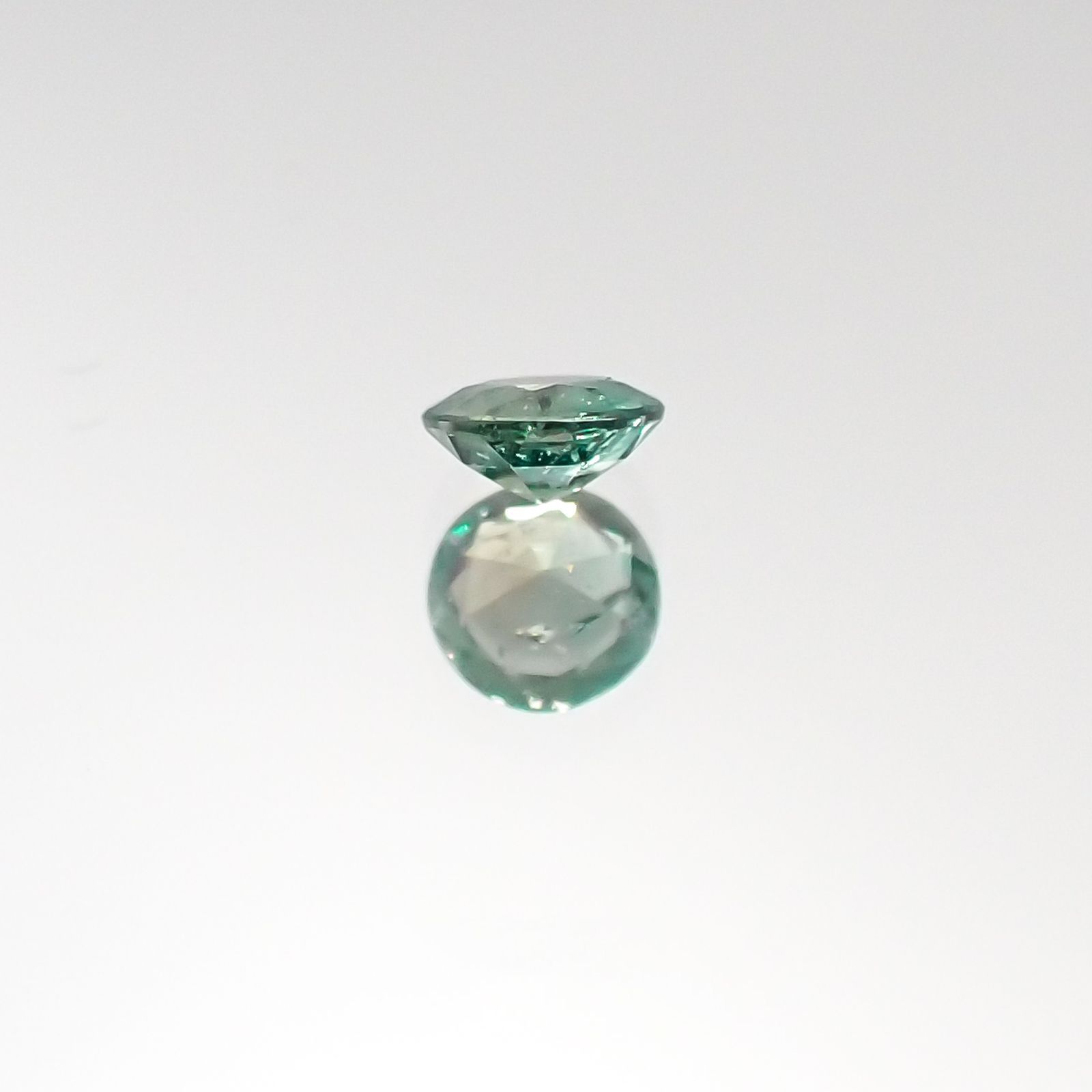 アレキサンドライト(宝石名アレキサンドライト) ブラジル産 0.15ct 識別済[20095536]3.4×3.3mm前後