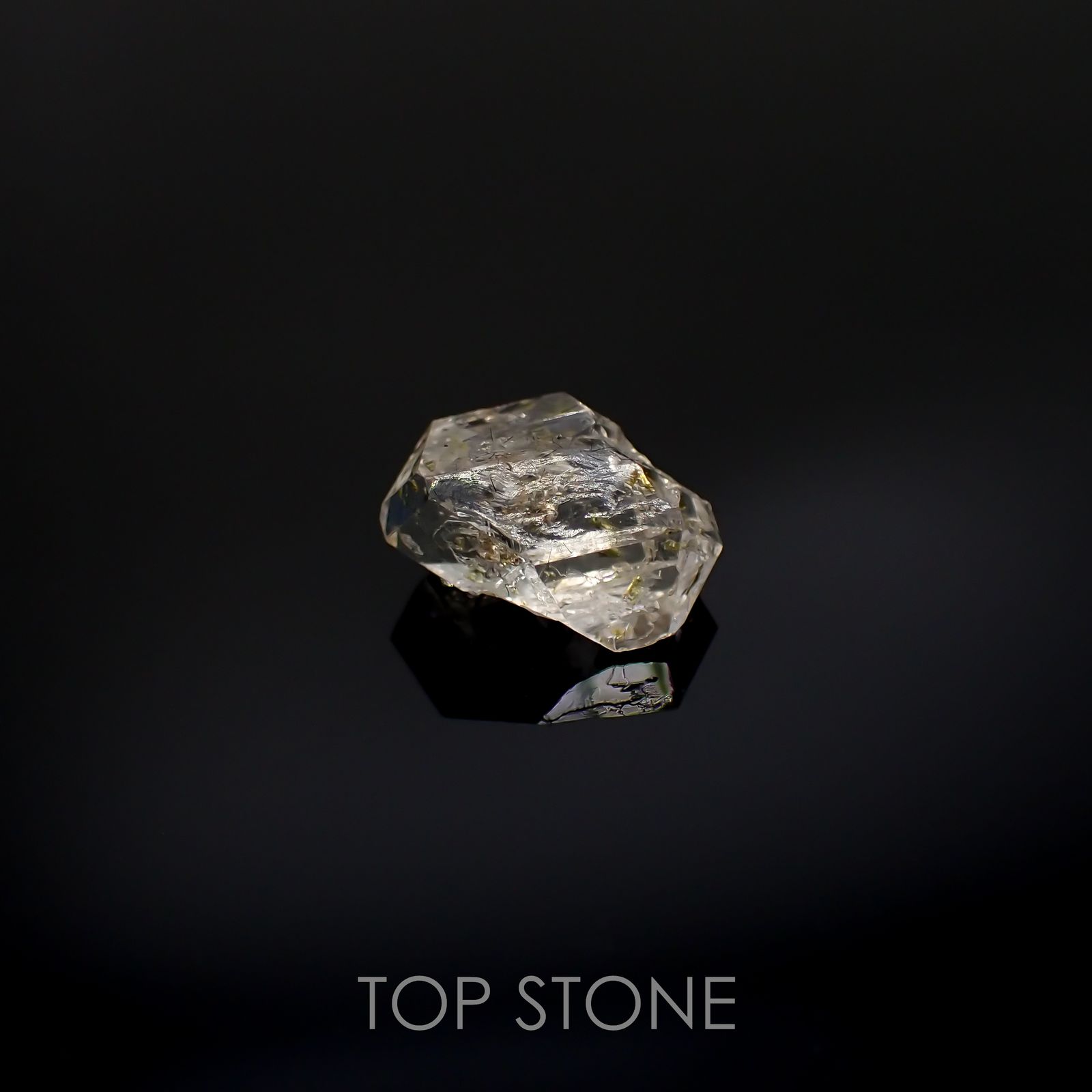 オイルインクォーツ 原石 パキスタン産 2.45ct[220616493]11x8.8mm前後 | TOP STONE(トップストーン)