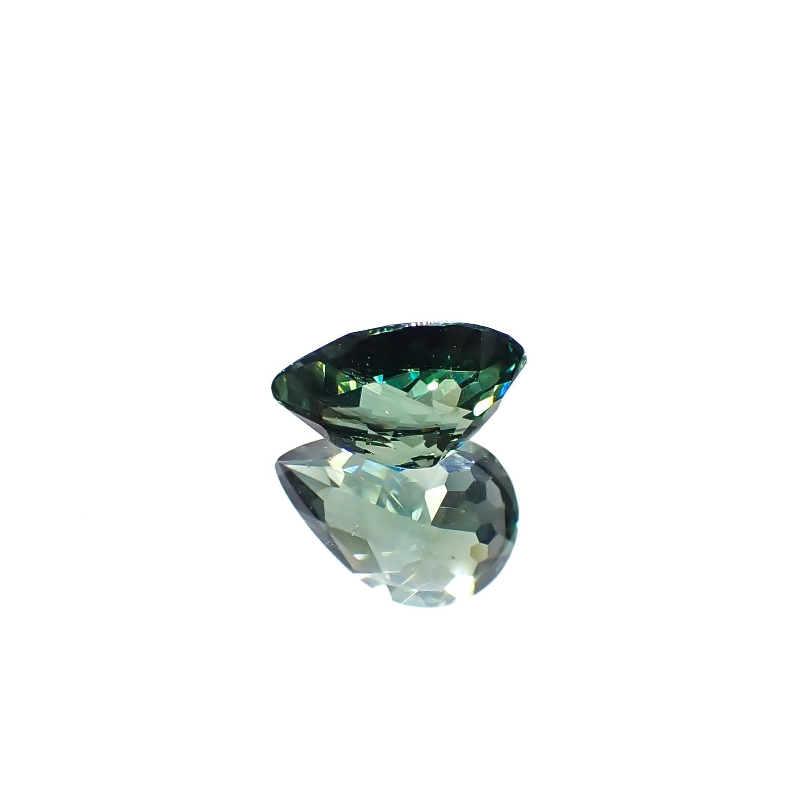 ノーブルモロキサイト(グリーンアパタイト) マダガスカル産 2.52ct[240928977]10.7x7.5mm前後