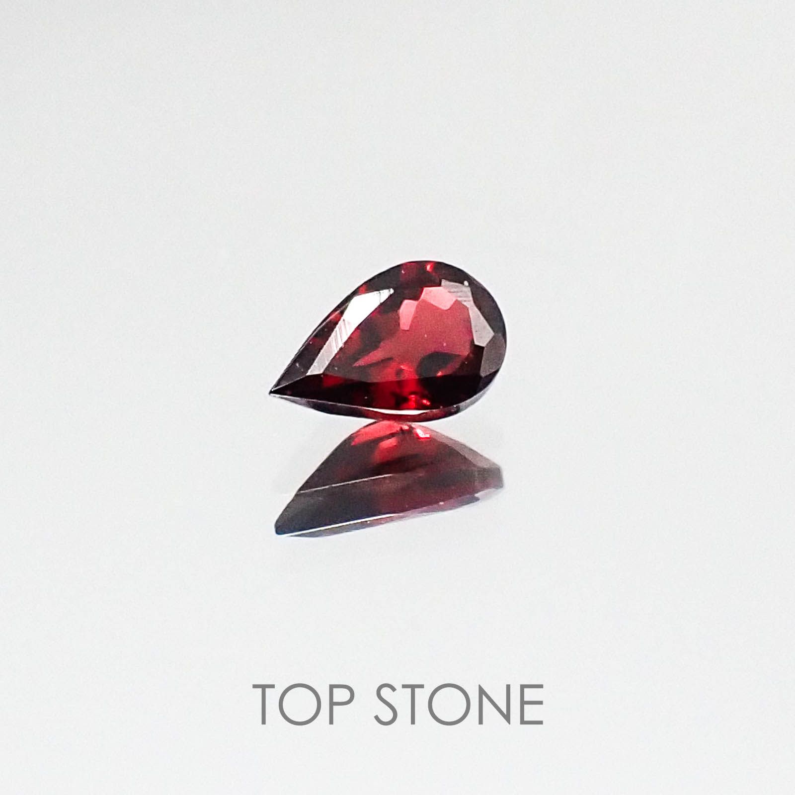 レッドスピネル タンザニア産 ルース 0.24ct[20073929]5.1×3.2mm前後