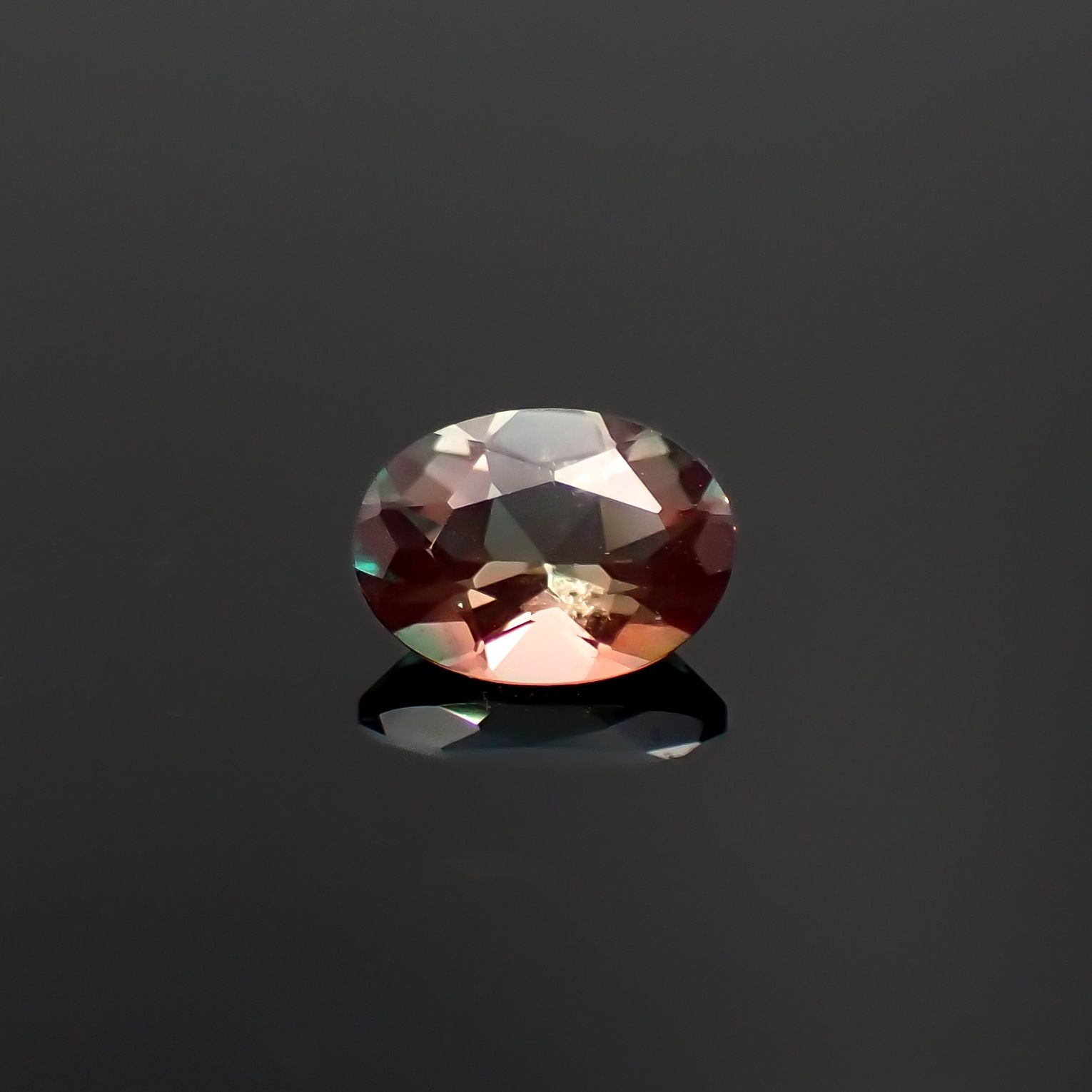 バイカラーアンデシン モンゴル産 0.71ct[231023572]7.2x5.2mm前後
