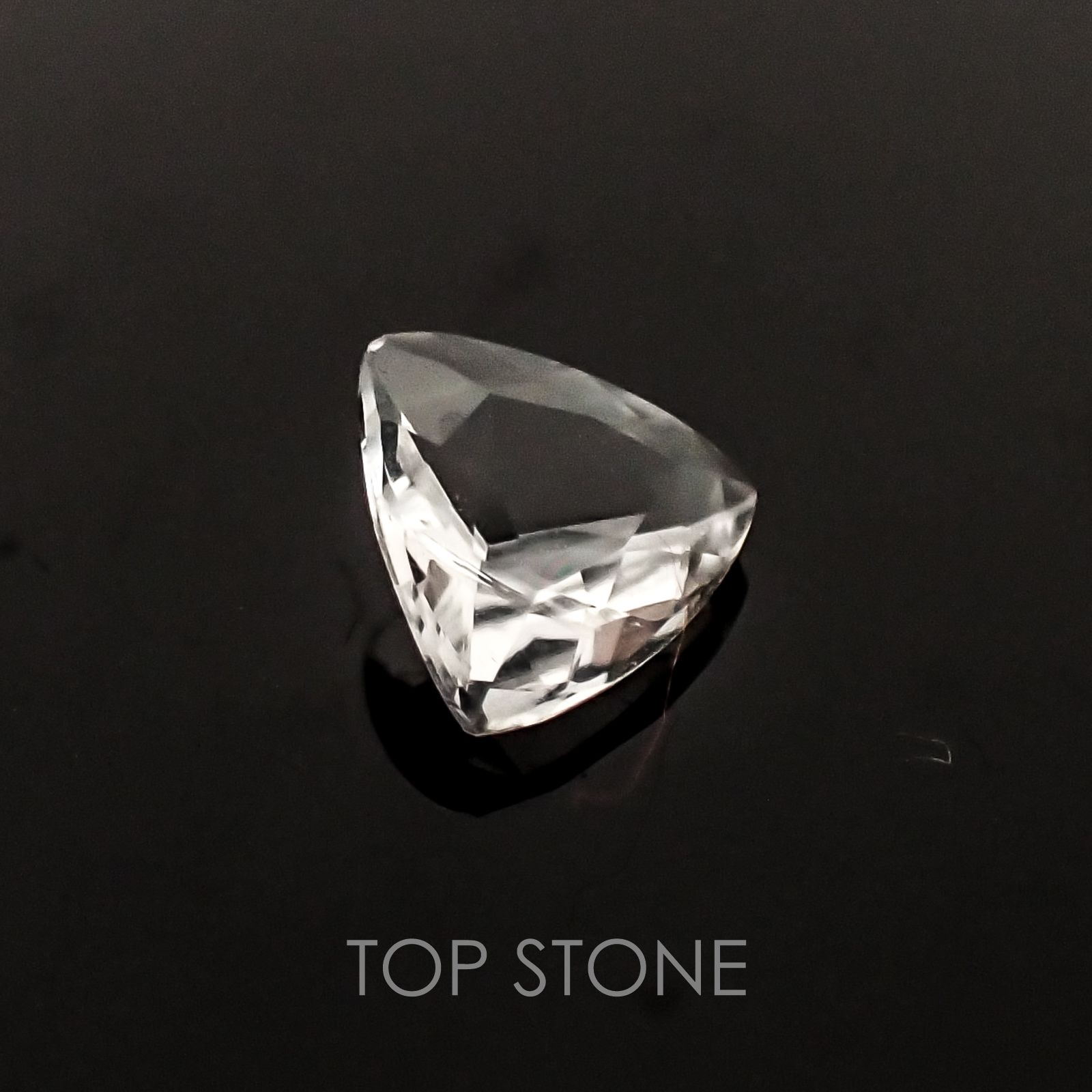 ハイアライトオパール(宝石名オパール) メキシコ産 0.71ct 識別済[20117706]7×7.2mm前後