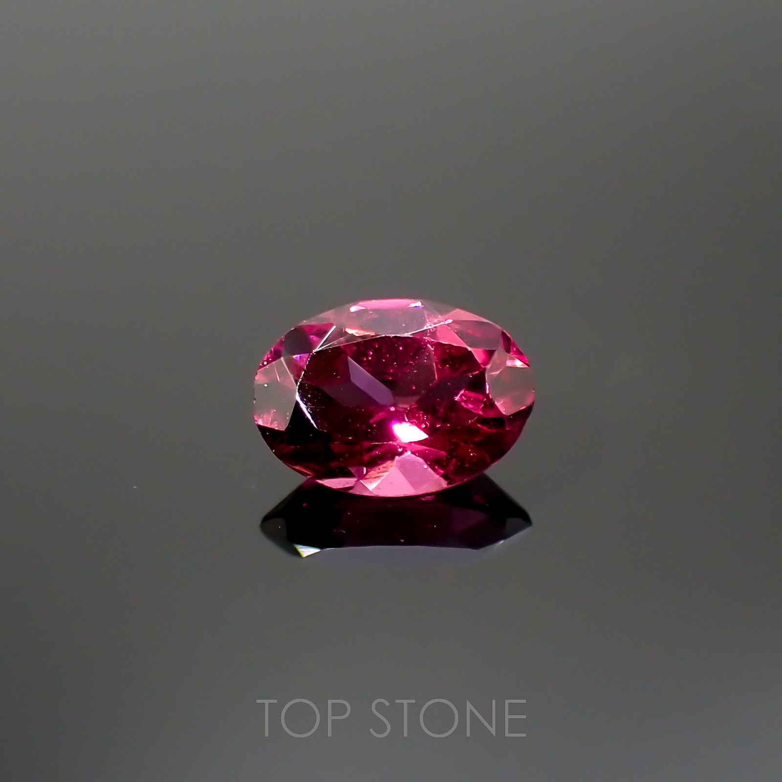 ロードライトガーネット(宝石名ロードライト・ガーネット)ブラジル産 0.88ct 識別済[220717061]7x5.1mm前後