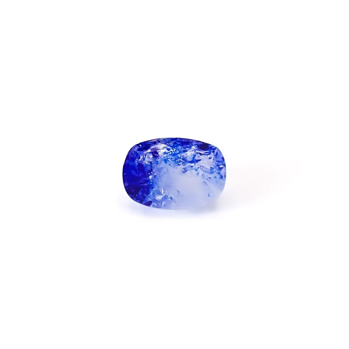 ラズライトインソーダライト フルオレッセンス アフガニスタン産 0.88ct / 7.3x5.4mm前後 [260432000]