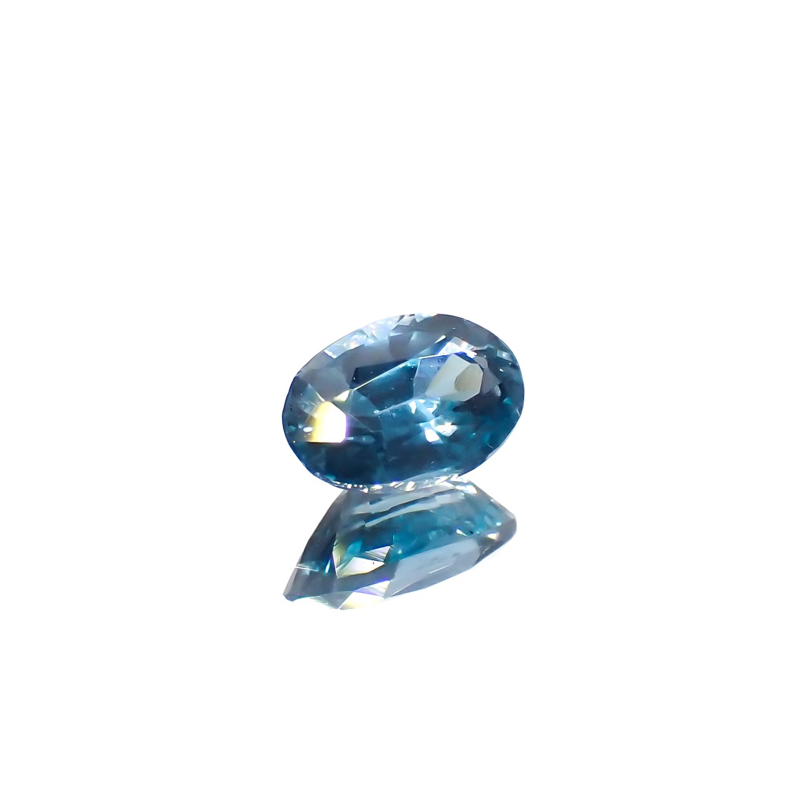 オーシャンブルーカイヤナイト(宝石名カイヤナイト)インド・オリッサ産 0.60ct 識別済[240326696]5.9x4mm前後