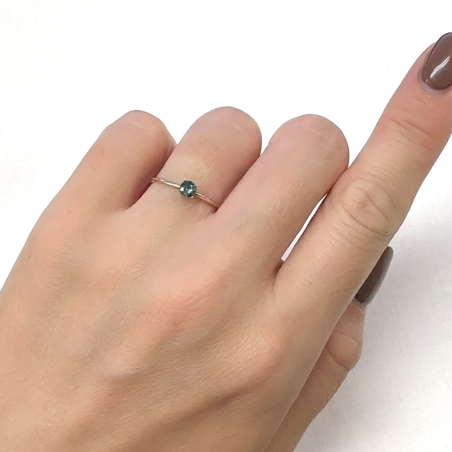 リバースカラーチェンジジルコン ミャンマー・モゴック産 0.23ct[240929176]3.6x3.5mm前後