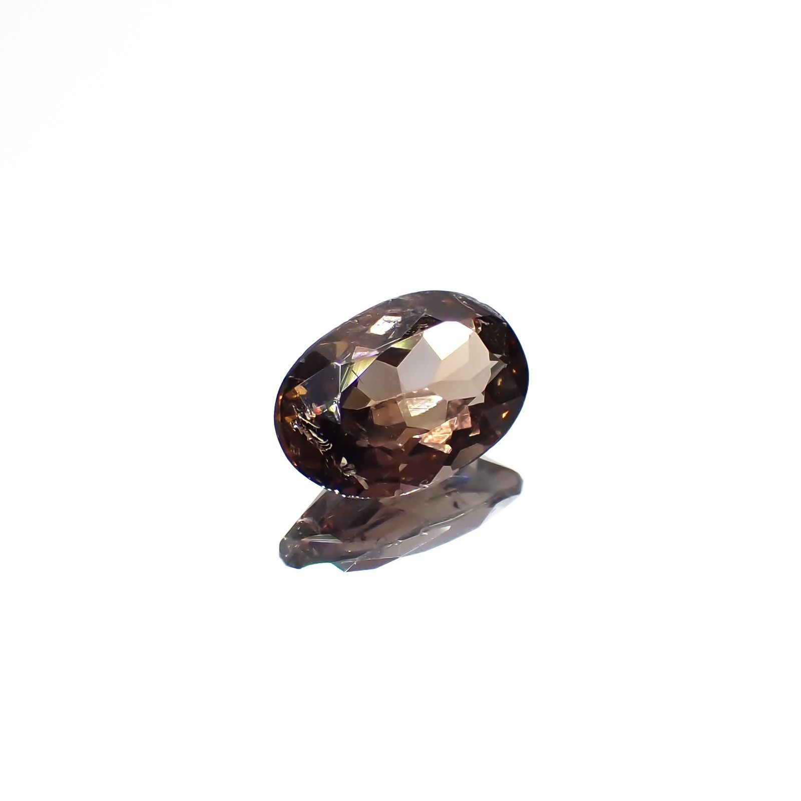 アキシナイト(宝石名アキシナイト)パキスタン産 0.91ct 識別済[220717018]7.8x5.3mm前後