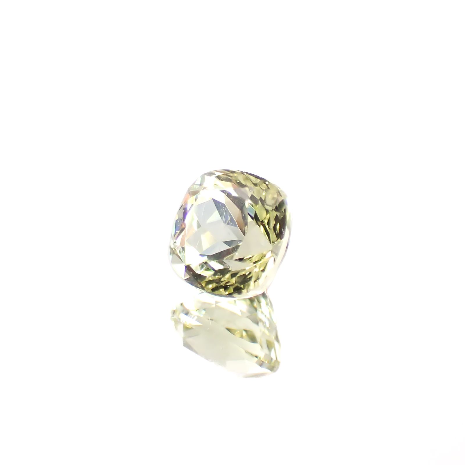 イエローアパタイト メキシコ産 0.94ct [241129467]5.4x5.4mm前後