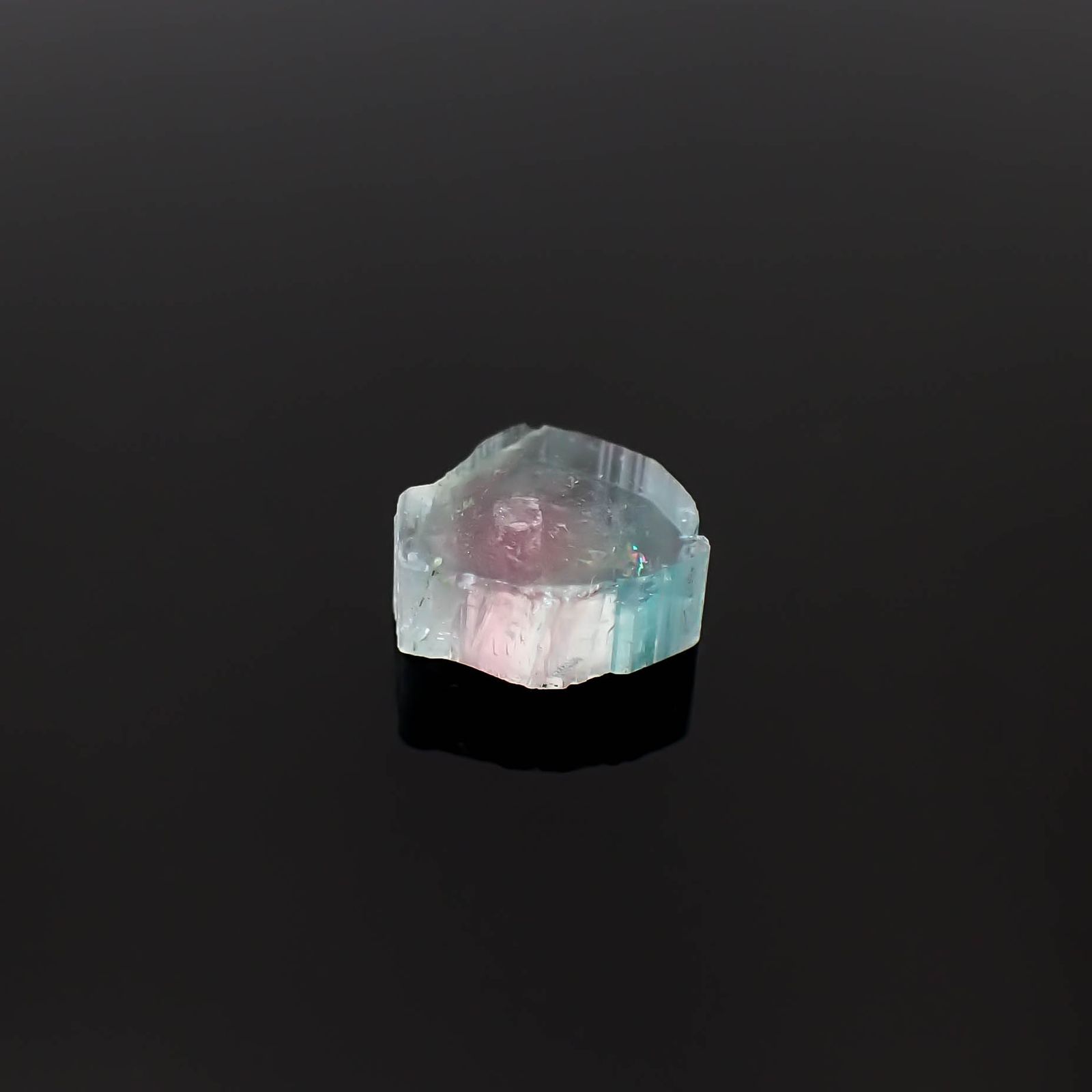ウォーターメロントルマリン 原石スライス アフガニスタン産 1.67ct [250430217]7x6.8mm前後
