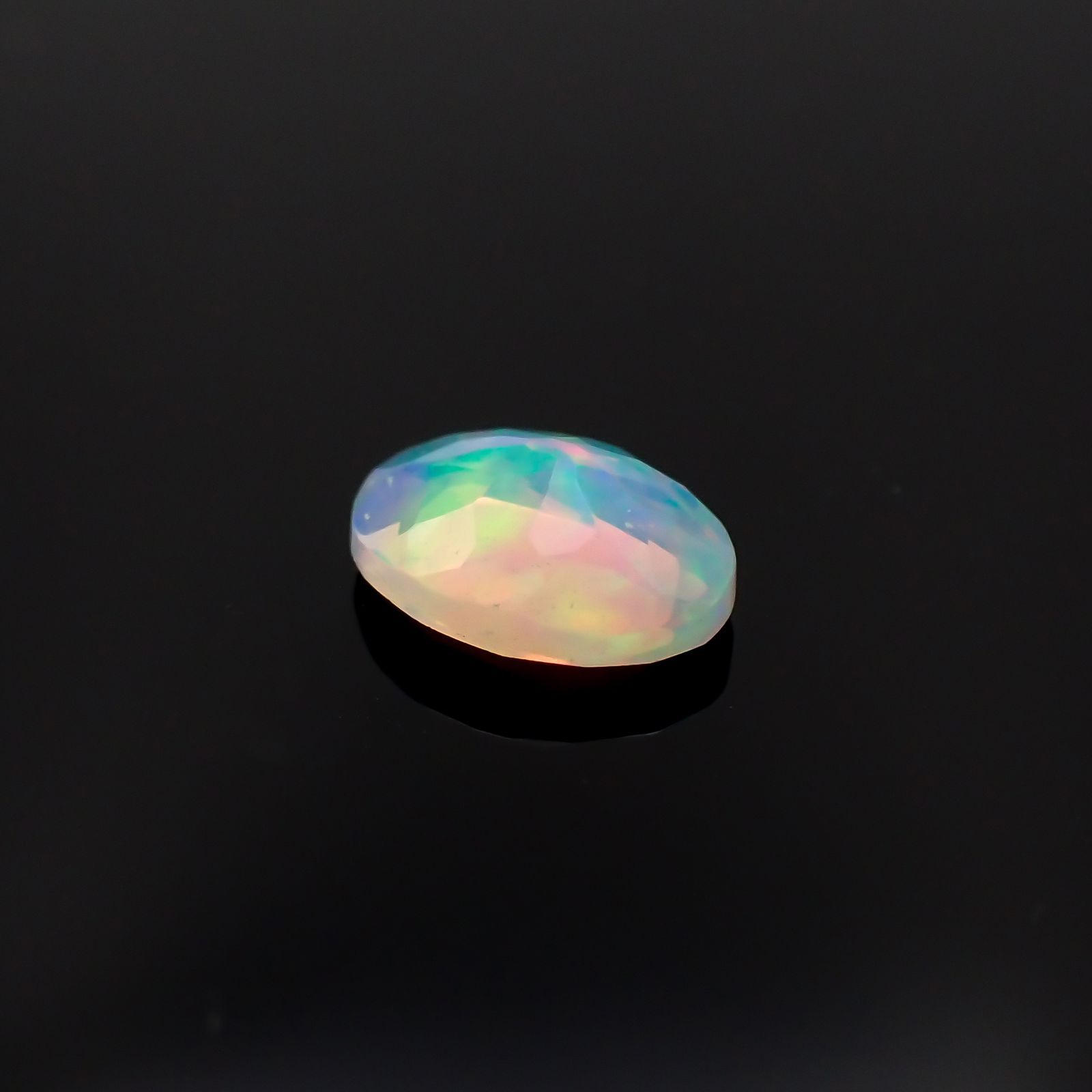 エチオピアオパール エチオピア産 0.37ct[230522196]6.7x4.9mm前後