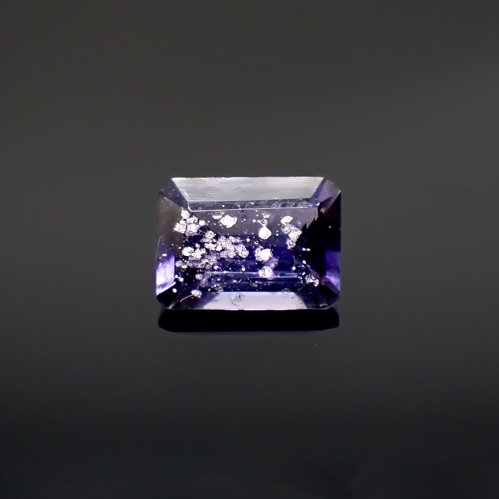 アイオライトサンストーン インド/ブラジル産 0.76ct[220817288]7.1x5.1mm前後