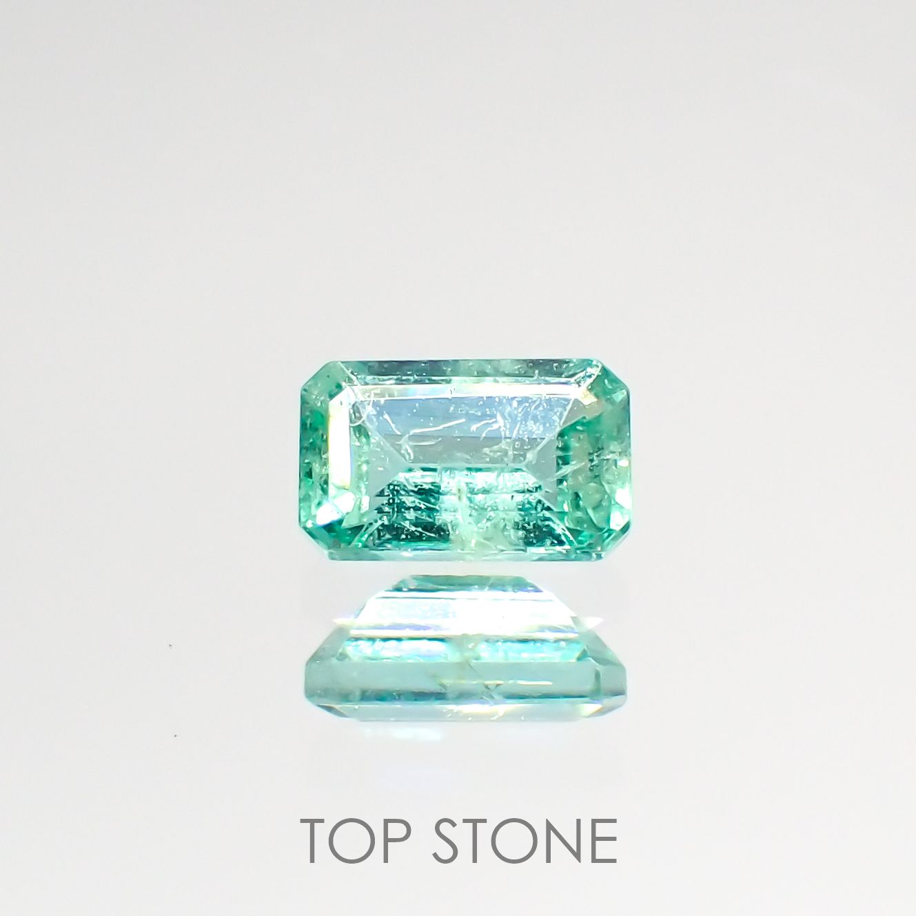 エメラルド(宝石名エメラルド) ザンビア産 0.27ct 識別済[210812996]4.9×3mm前後