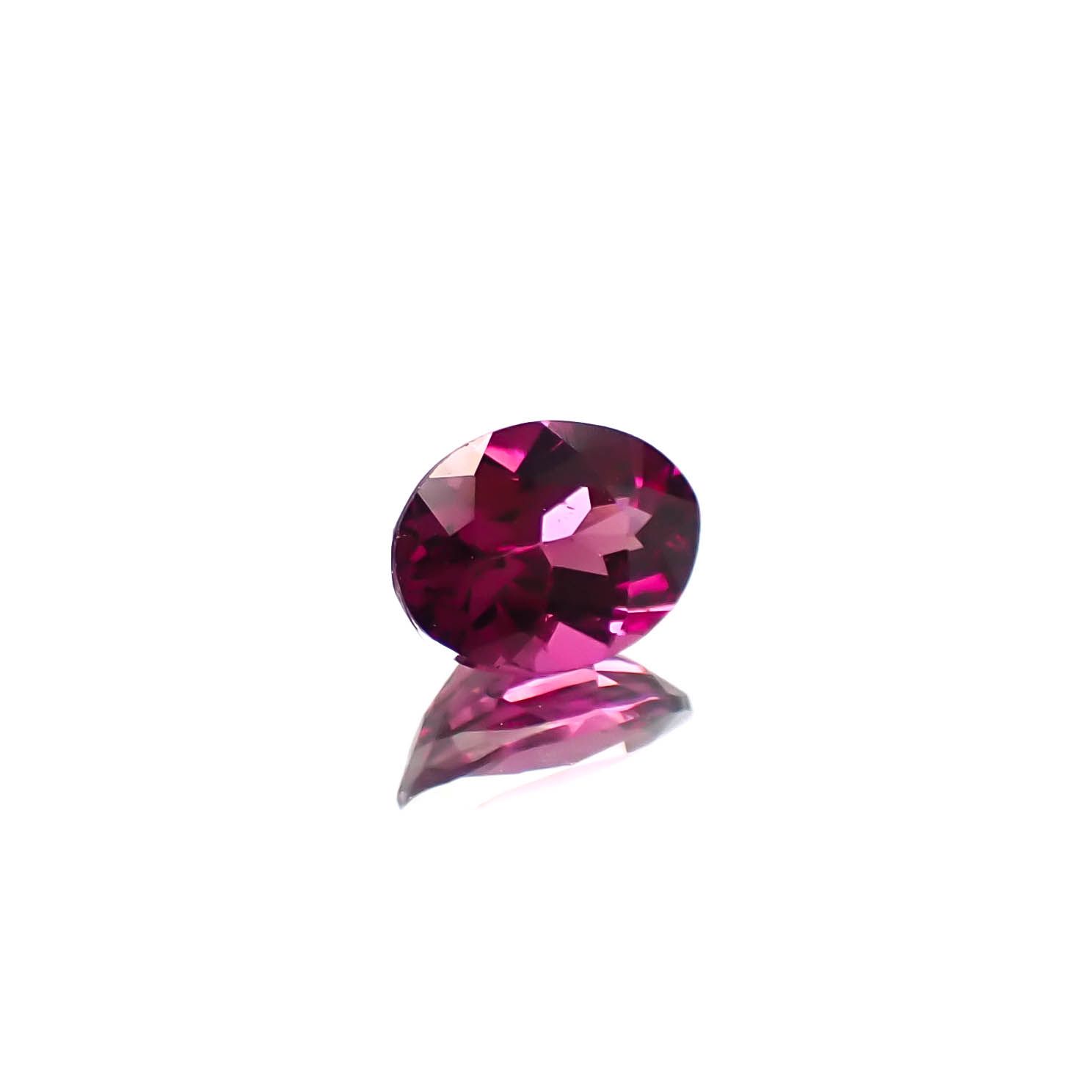 ロードライトガーネット(宝石名ガーネット)ブラジル産 0.64ct 識別済[250530371]6x4.5mm前後