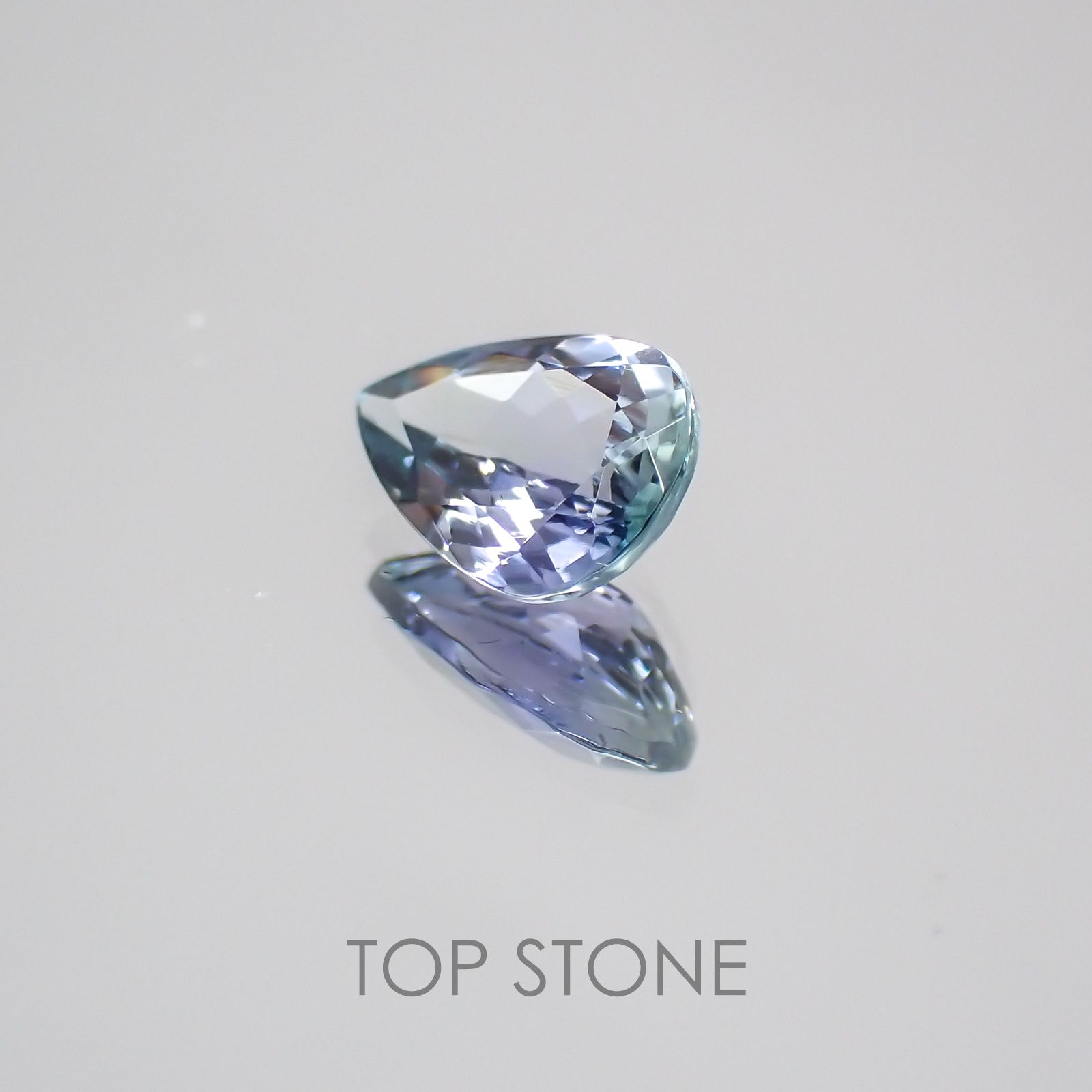 パーティーカラータンザナイト タンザニア産 ルース 0.68ct[210310097]7.2×5mm前後