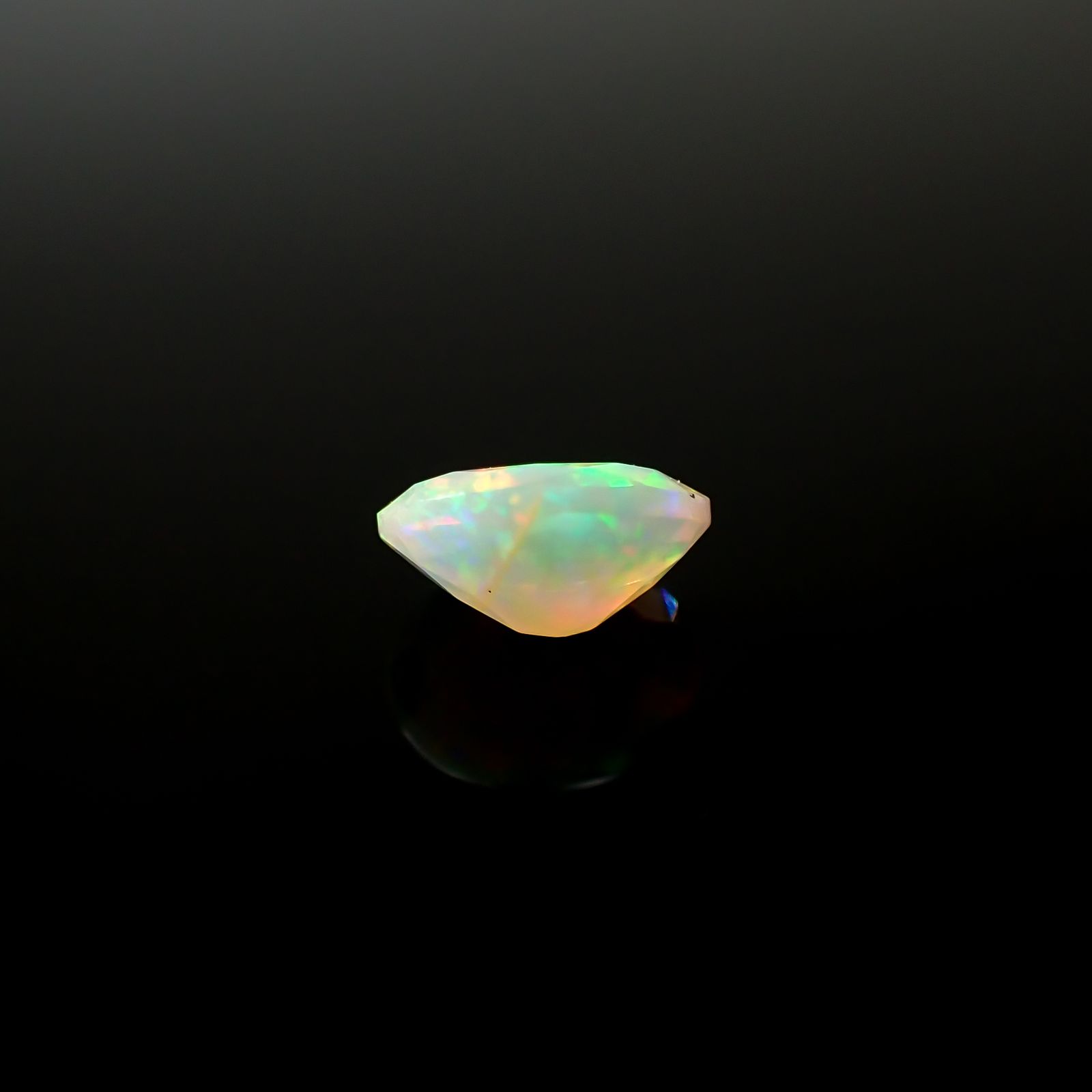 エチオピアオパール エチオピア産 0.72ct[240125324]8x6.1mm前後