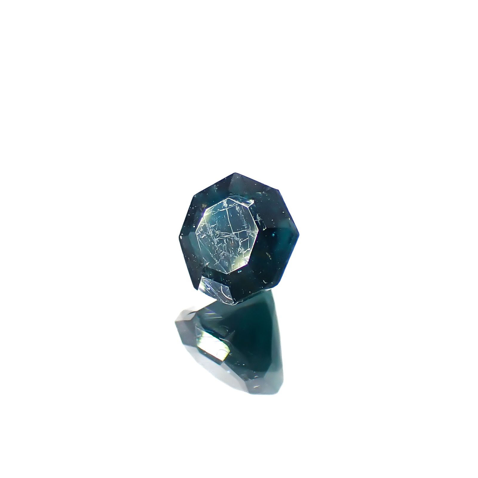 ◇オクタゴンカット◇グランディディエライト(宝石名グランディディエライト)マダガスカル産 0.39ct 識別済[240628318]4.2x4.1mm前後