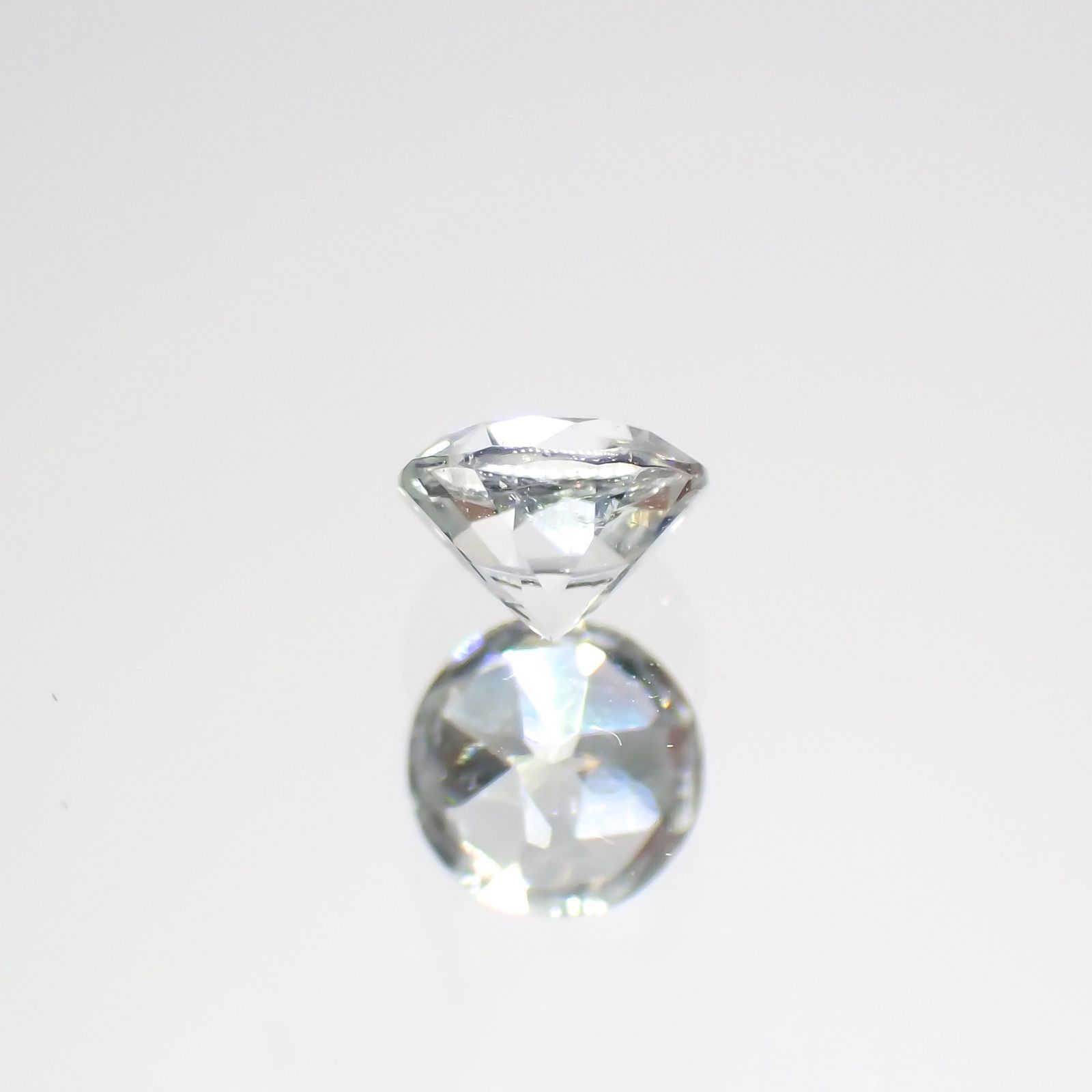 ジェレメジェバイト(宝石名エレメジェバイト)ナミビア産 0.24ct 識別済[220616307]3.9x3.8mm前後