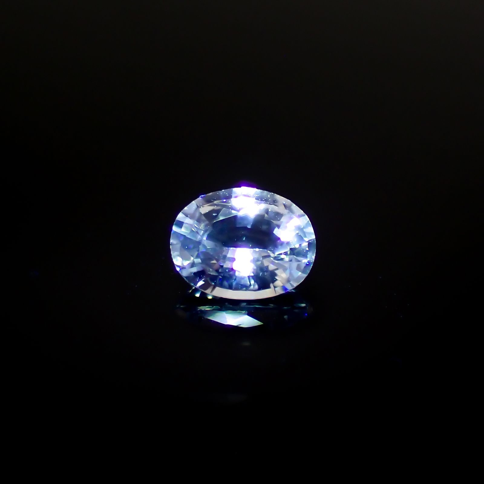 カラーレスサファイア スリランカ産 0.42ct[240527478]5.1x4mm前後