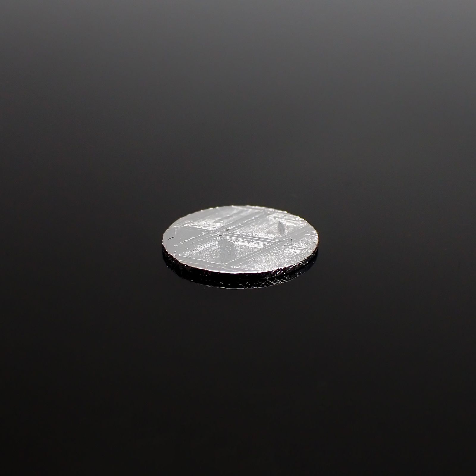 アルタイ隕石 発見地：中国 1.59ct[220115615]10x10mm前後