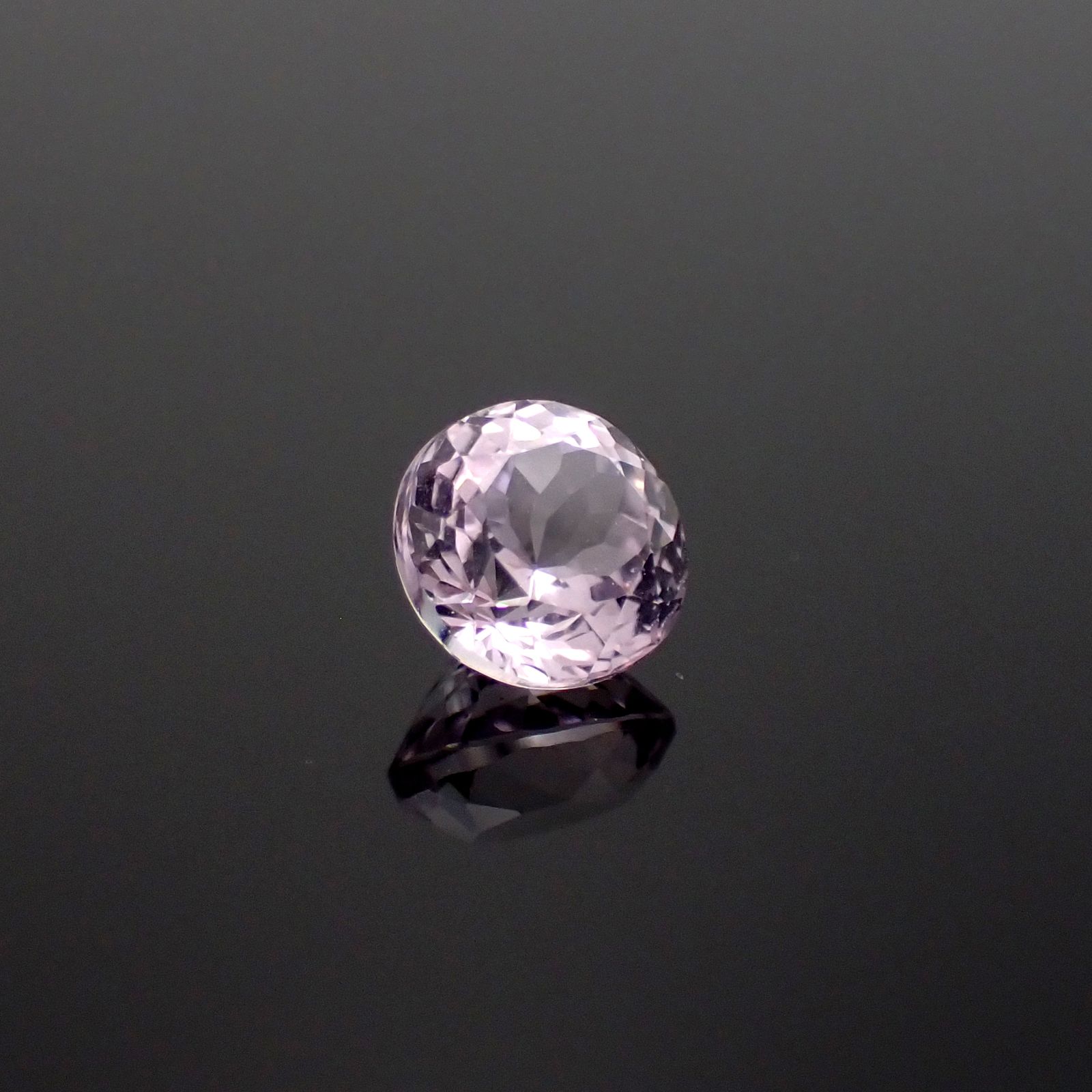 クンツァイト アフガニスタン産 0.95ct[231224771]5.8x5.7mm前後