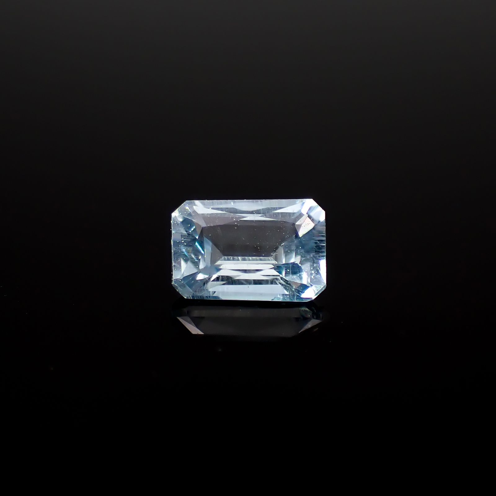 アパタイト フルオレッセンス ジンバブエ産 0.86ct[240929096]6.8x4.6mm前後