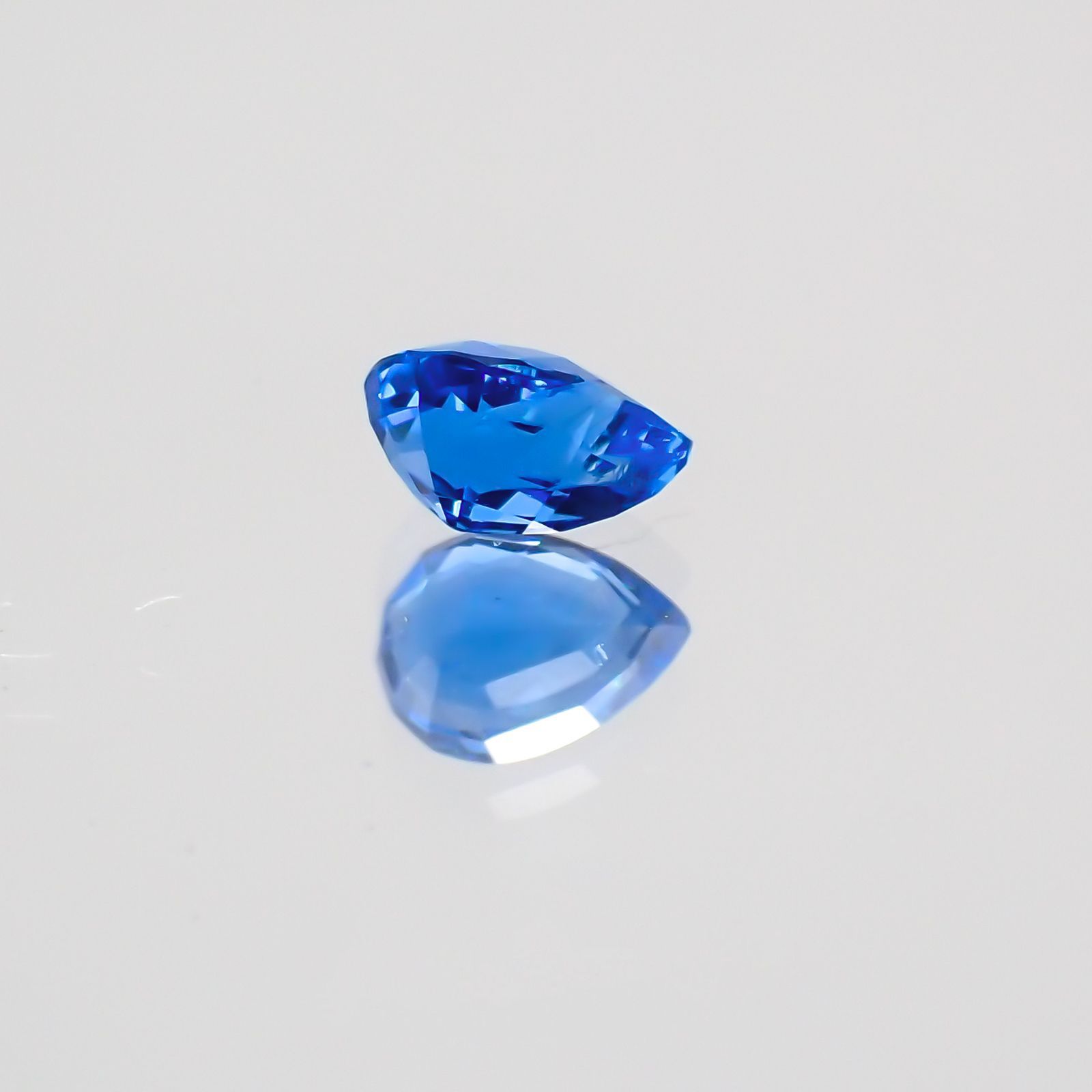 アウイナイト ドイツ産 ルース 0.2ct[210210029]4.6×3.3mm前後