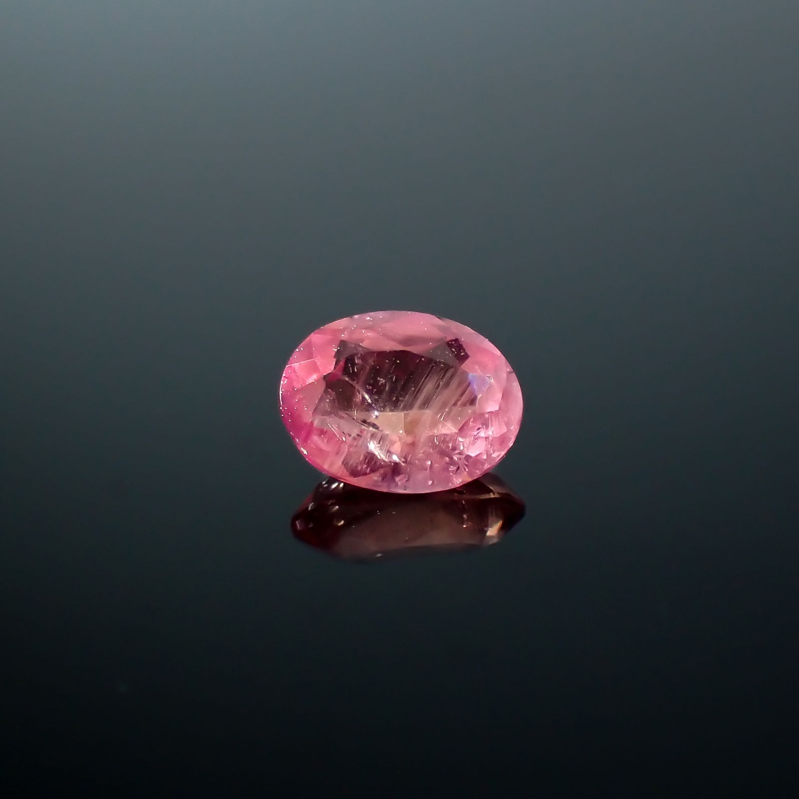 ペツォッタイト(ラズベリル)(宝石名ペツォッタイト)マダガスカル産 0.367ct ソ付(彩珠)[240226154]5.3x4mm前後