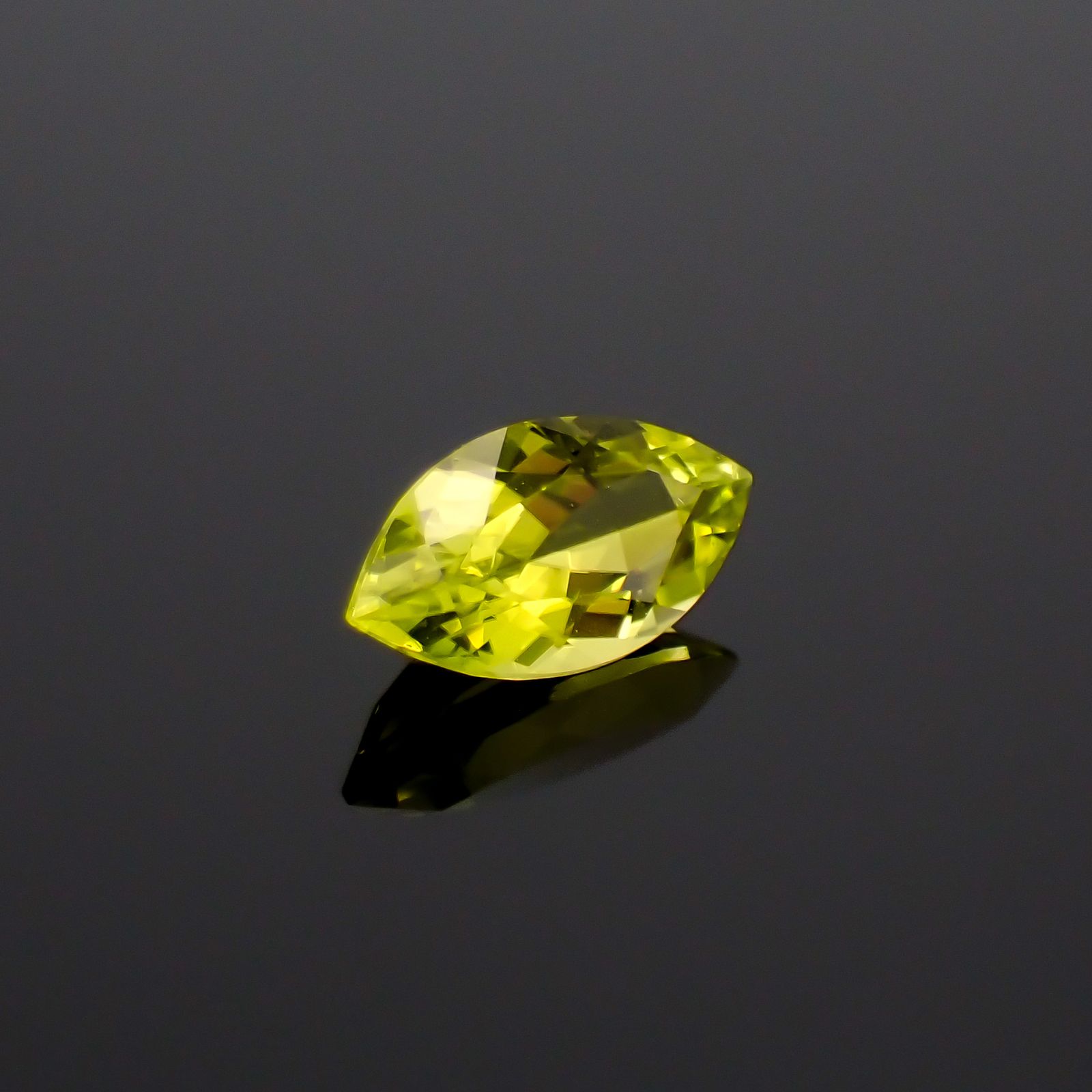 カナリートルマリン ザンビア・カナリー鉱山産 0.72ct[230823136]9x4.5mm前後
