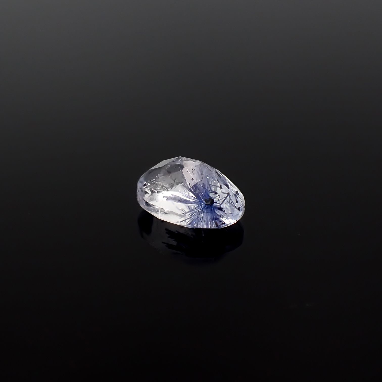 デュモルチェライトインクォーツ ブラジル産 0.71ct / 6.7x4.9mm前後 [260331850]