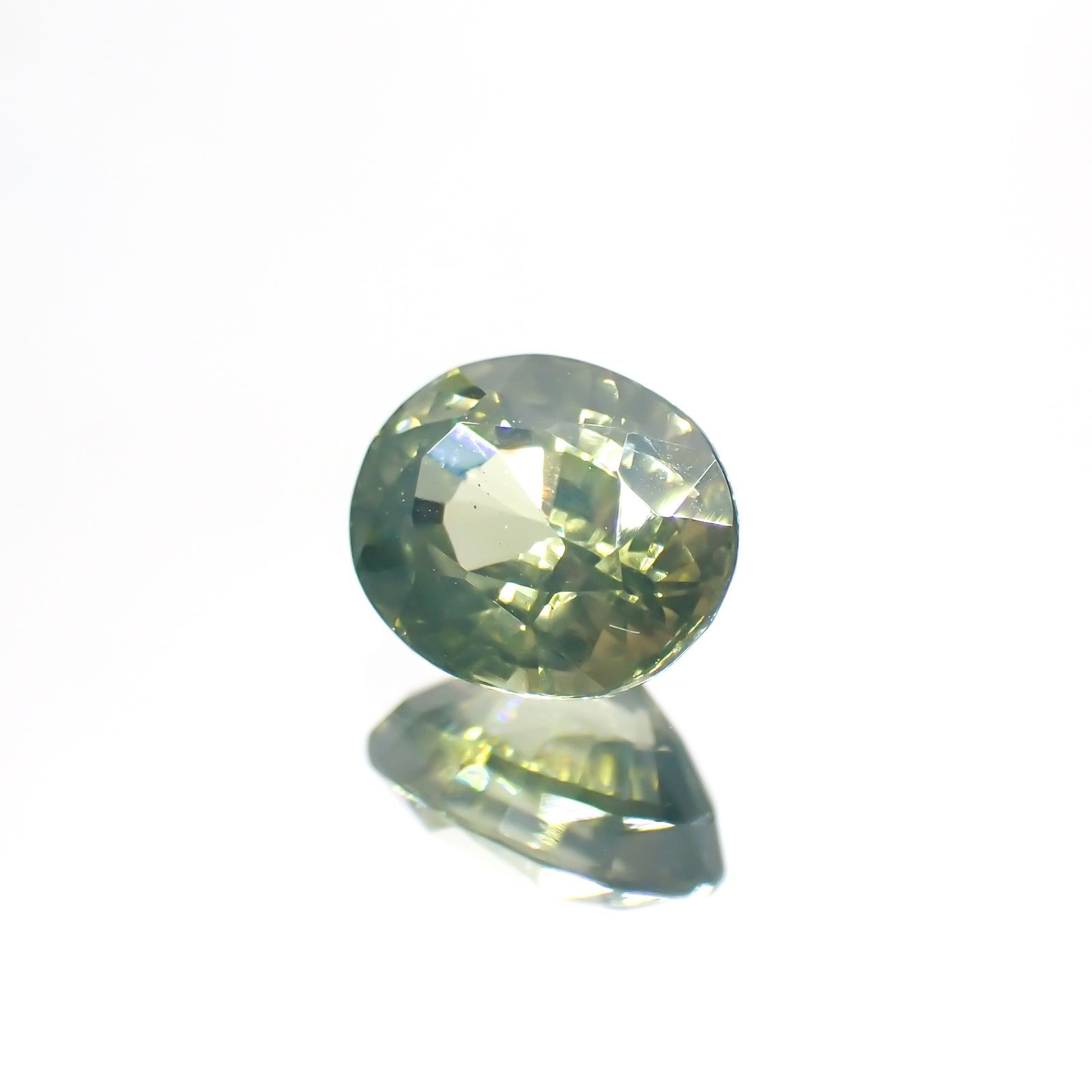 グリーンジルコン(宝石名ジルコン) スリランカ/カンボジア産 1.62ct 識別済[21038609]7.3×6mm前後