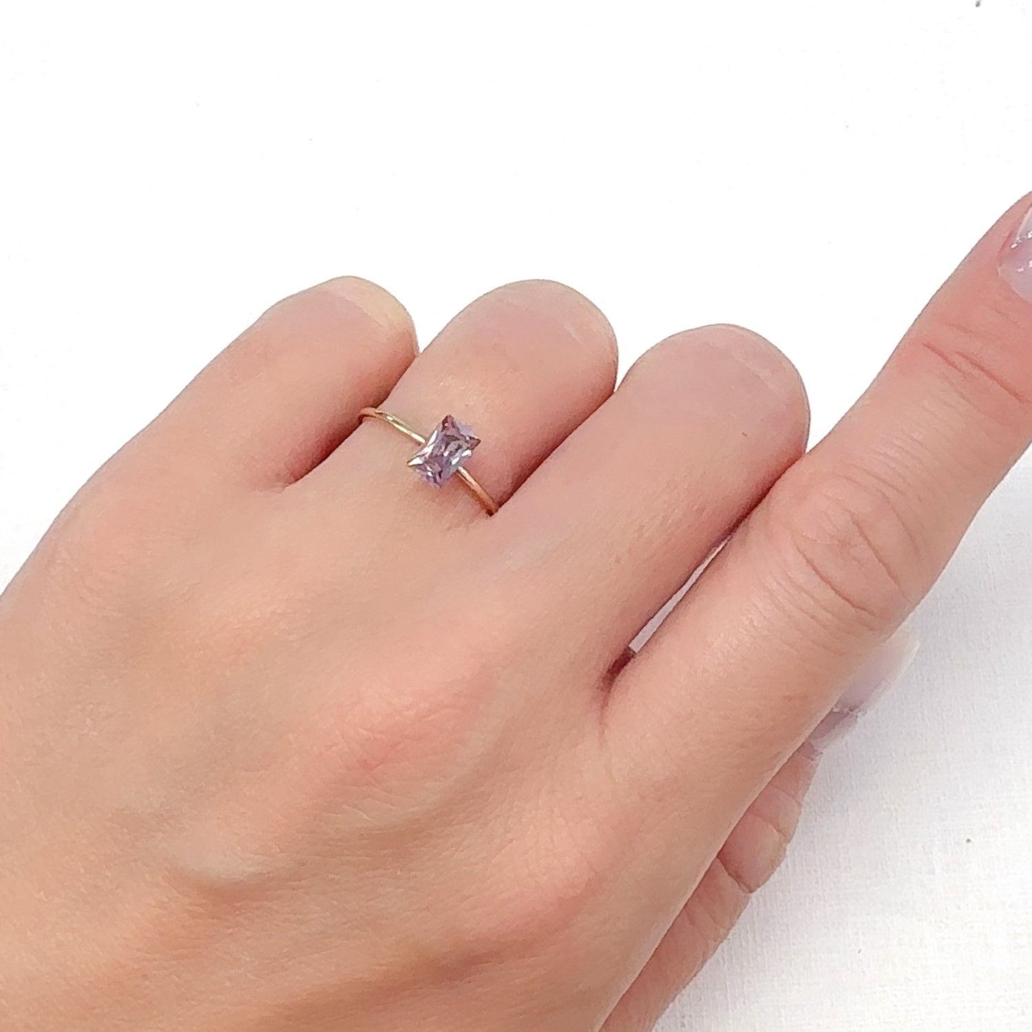 カラーシフト ピンクダイアスポア アフガニスタン産 0.53ct[240627974]6.4x3.9mm前後