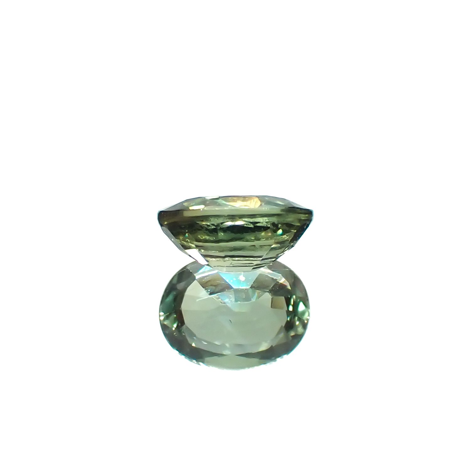 アレキサンドライト(宝石名アレキサンドライト)タンザニア産 0.51ct 識別済[230321357]5.3x4.1mm前後