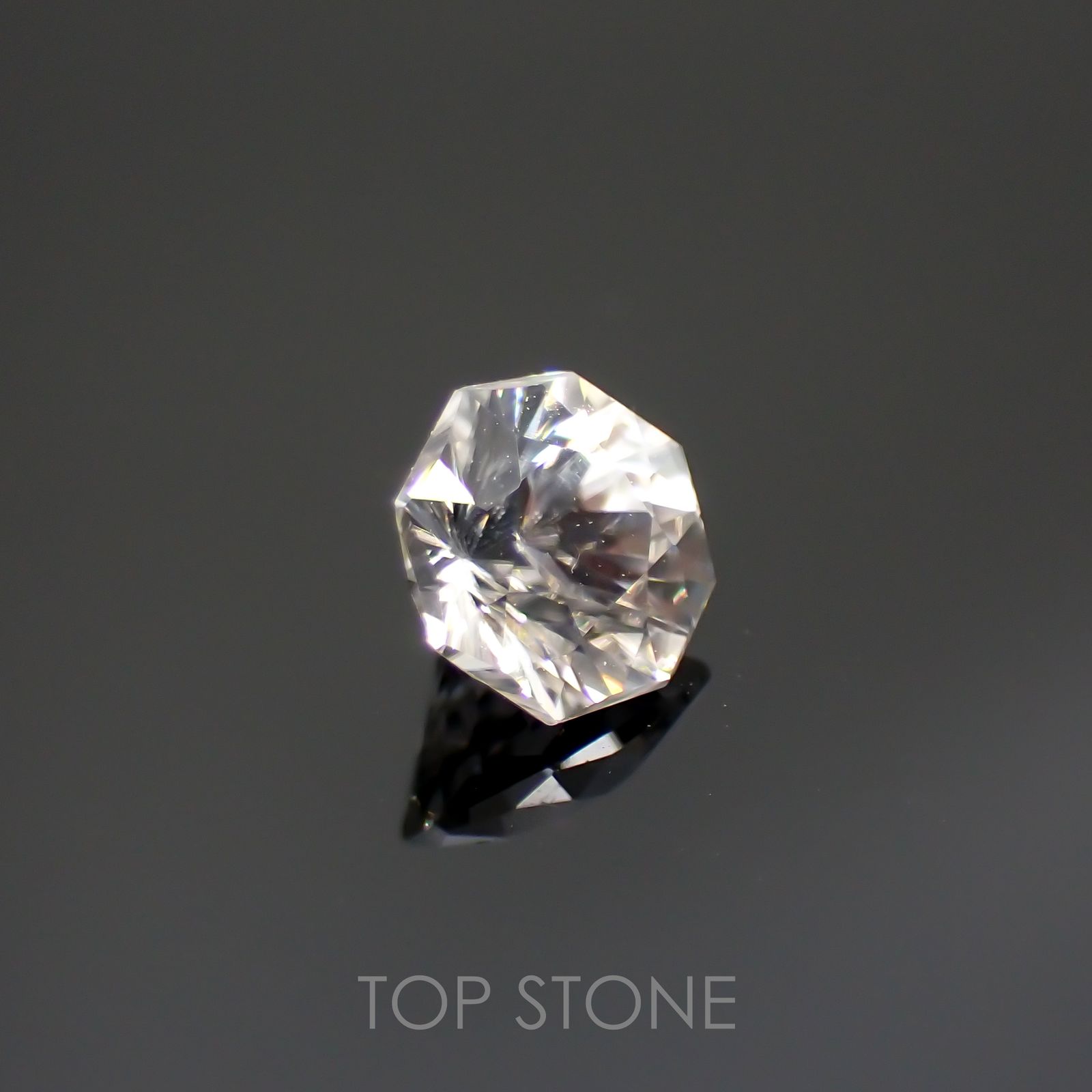 ◇オクタゴンカット◇カラーレスジルコン(宝石名ホワイト・ジルコン)スリランカ/カンボジア産 0.79ct 識別済[220114279]4.7x4.7mm前後
