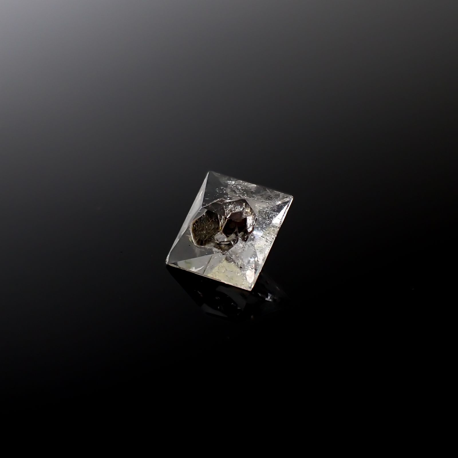 ◇カスタムカット◇バイオタイトインクォーツ モゴック産 4.82ct[240427275]11.2x10.2mm前後