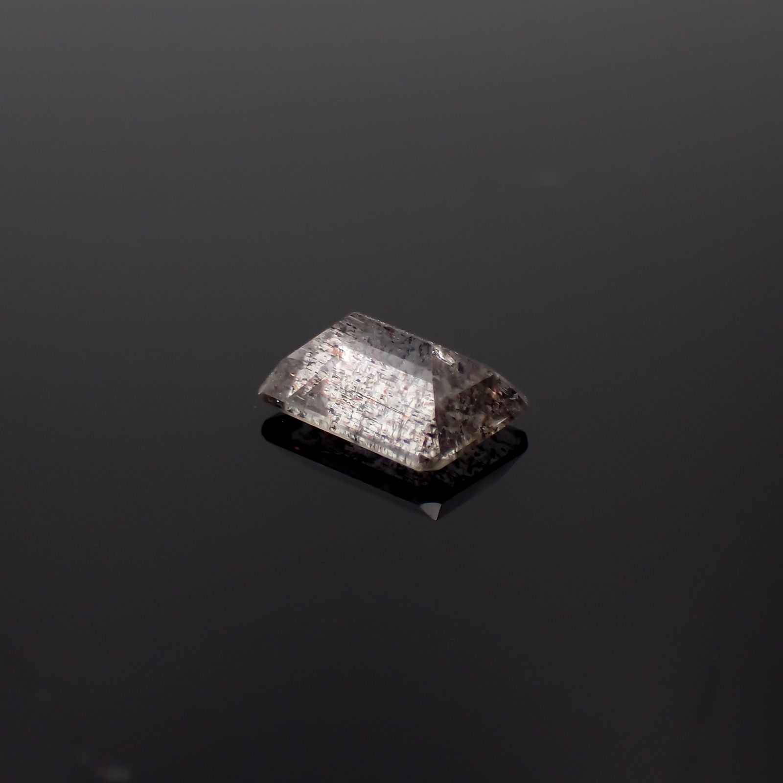 アベンチュリンアクアマリン(宝石名アクアマリン)ナイジェリア産 1.42ct 識別済[231224704]8.8x6.2mm前後
