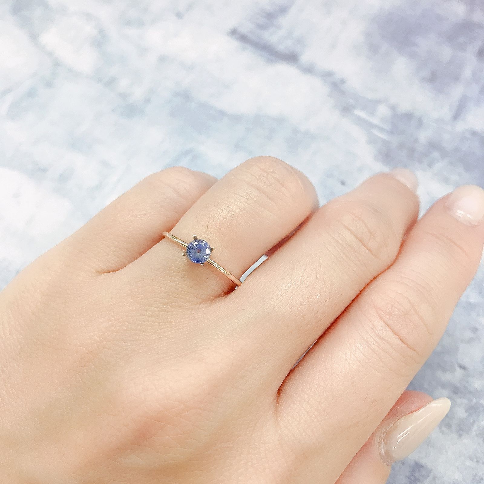 アイスブルーサファイア(宝石名サファイア)スリランカ/マダガスカル産 0.44ct 識別済[220515965]4.2x4.1mm前後