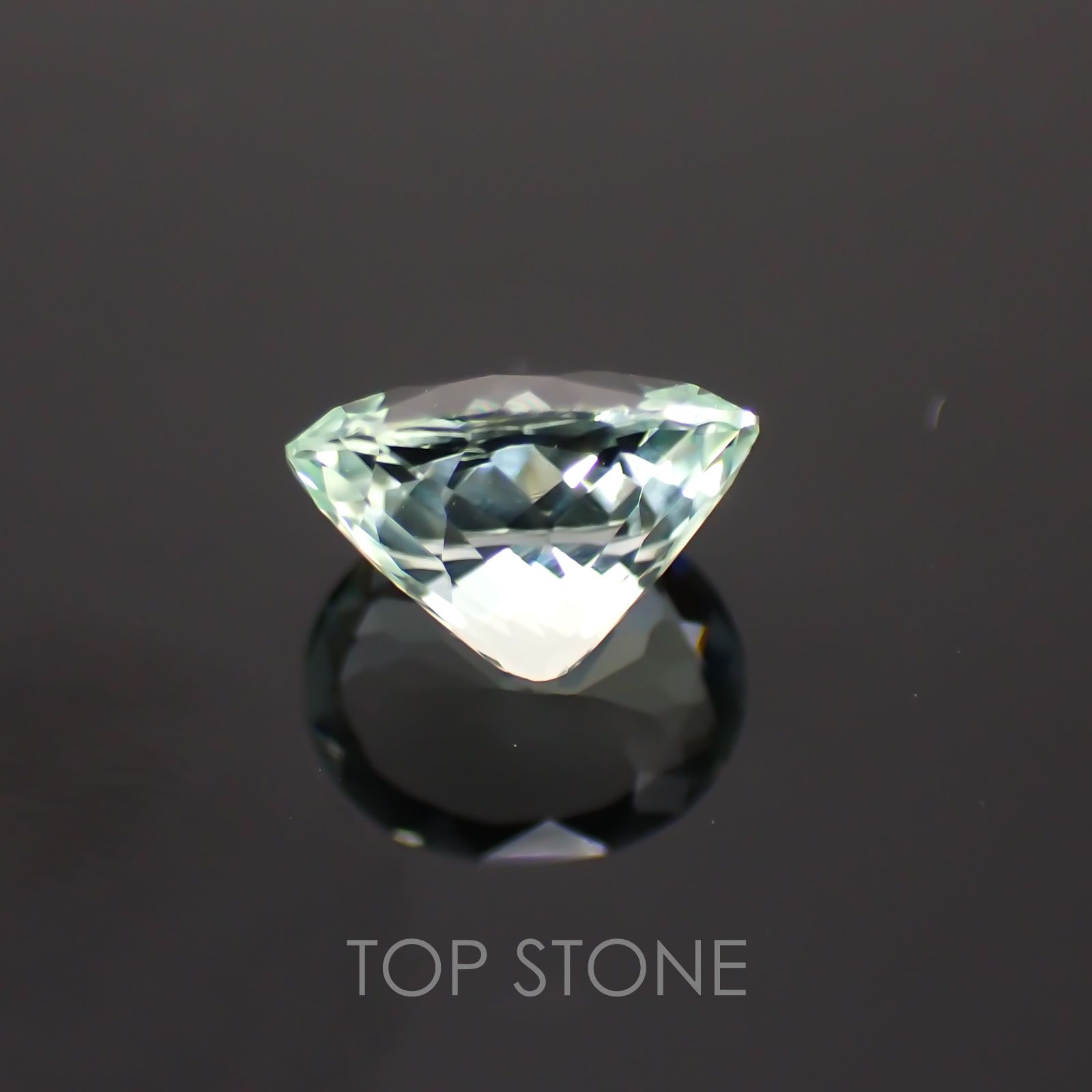 ライムスポジュミン(宝石名スポジュミン)ブラジル産 1.665ct ソ付(彩珠)[220717086]8.1x6.7mm前後