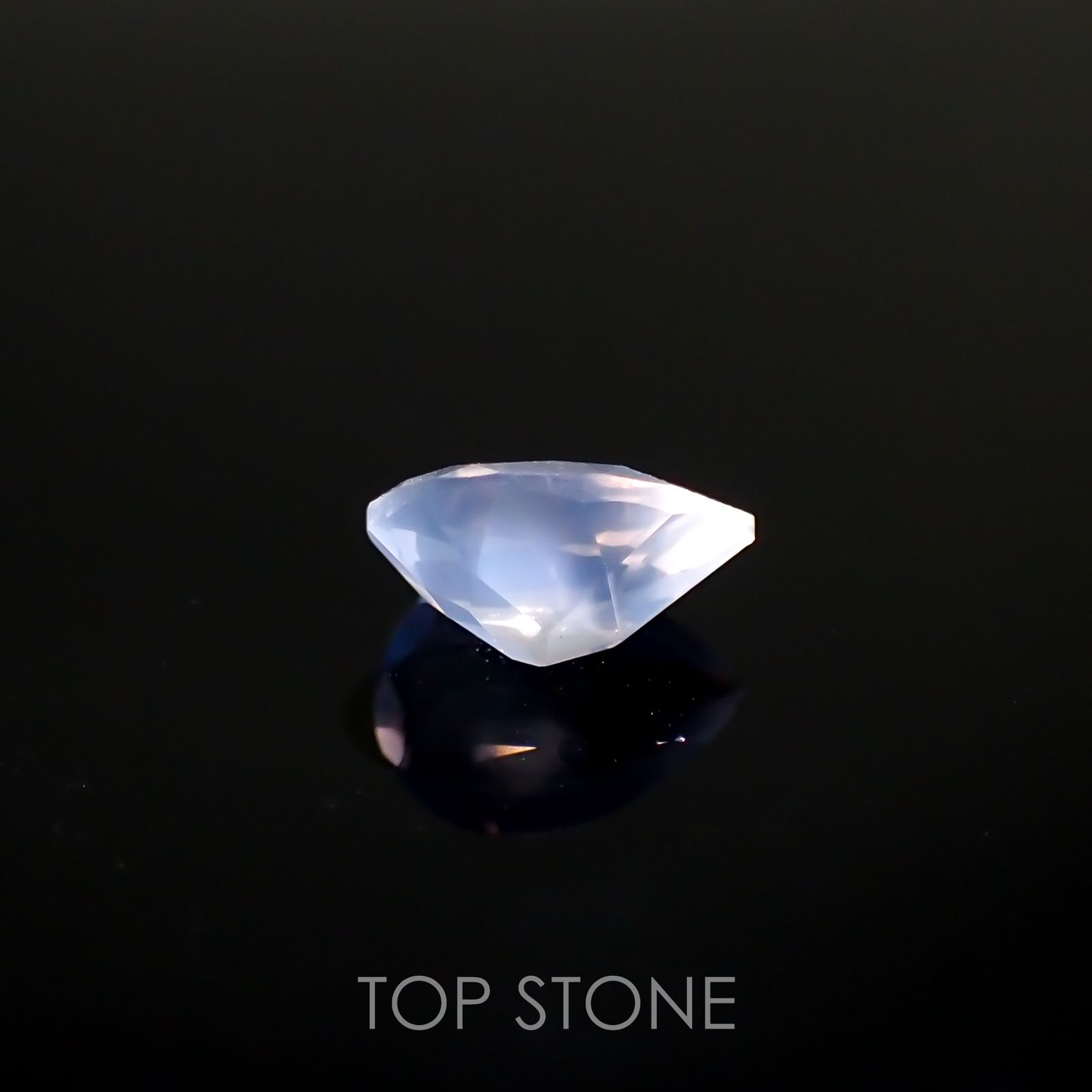 天然ムーンストーン 3 . 8 5 ct スリランカ産出-