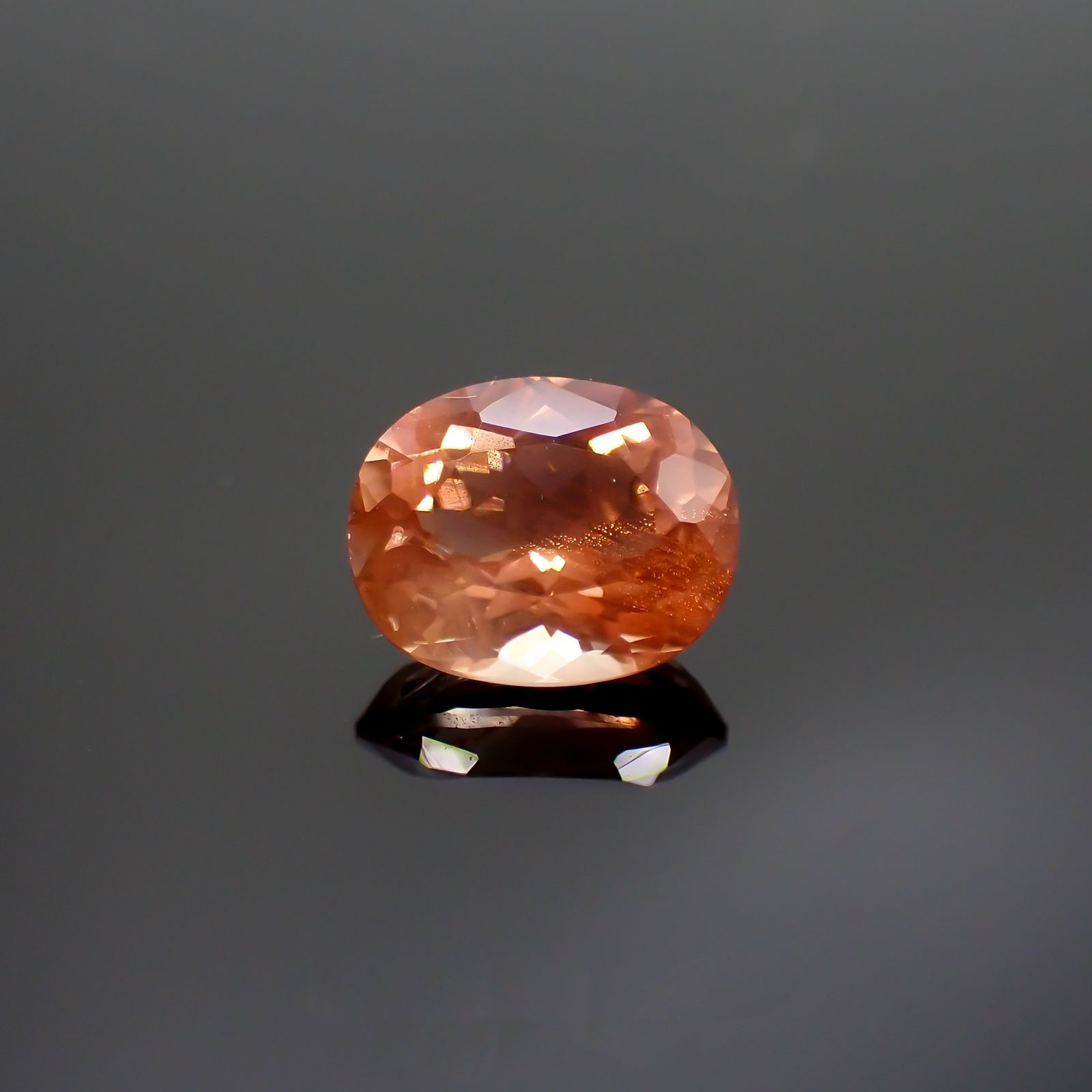 オレゴンサンストーン(宝石名ラブラドライト)アメリカ・オレゴン州産 1.86ct 識別済[231124123]8.9x7.3mm前後