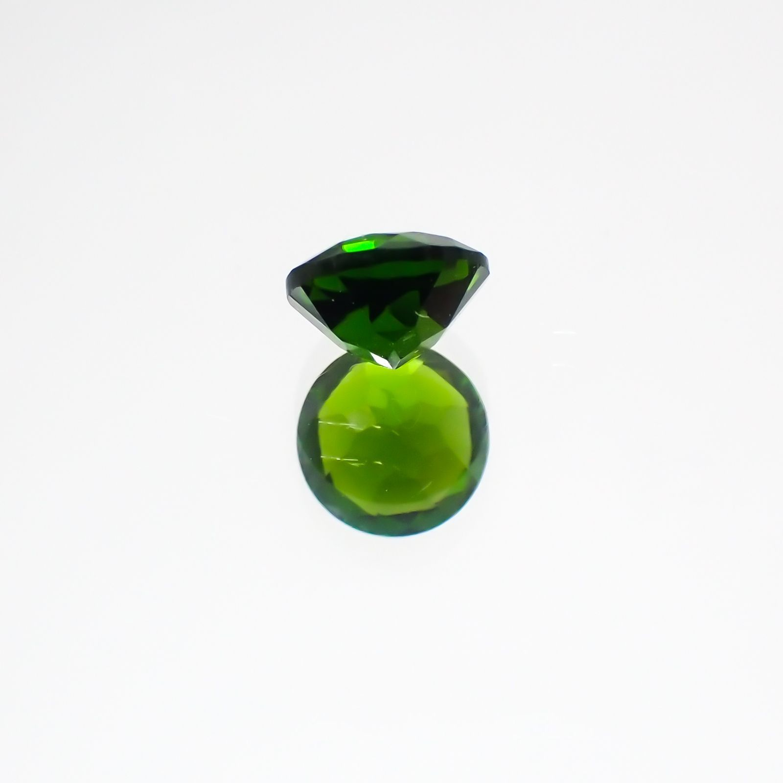 クロムダイオプサイド(宝石名クロム・ダイオプサイド)ロシア産 0.53ct 識別済[231124291]5.1x5.1mm前後