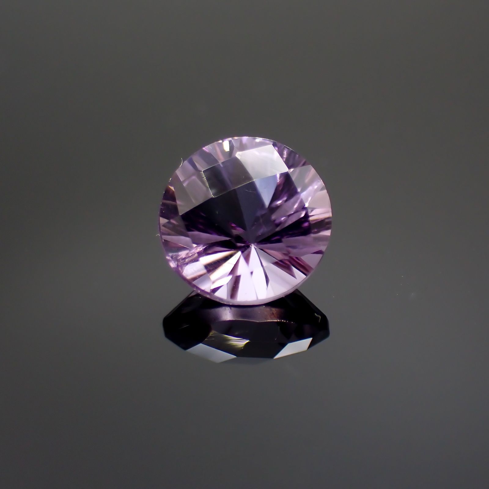 ◇チェッカーコンケーブカット◇アメジスト(宝石名アメシスト) ブラジル産 1.22ct 識別済[211013029]7.1×7.1mm前後