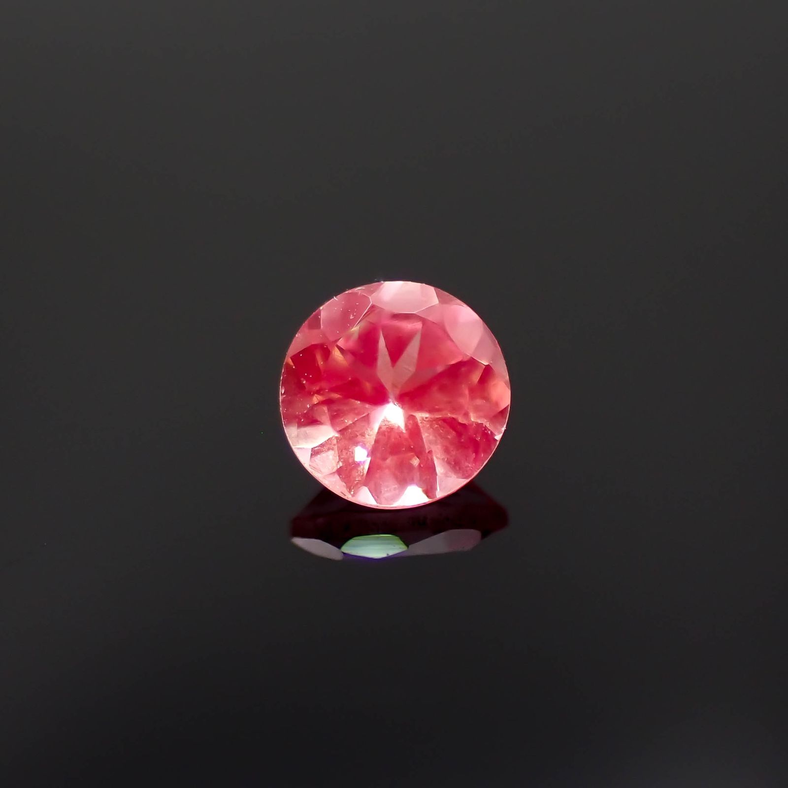シルキーピンクスピネル タンザニア産 0.36ct [230421571]4.3x4.3mm前後