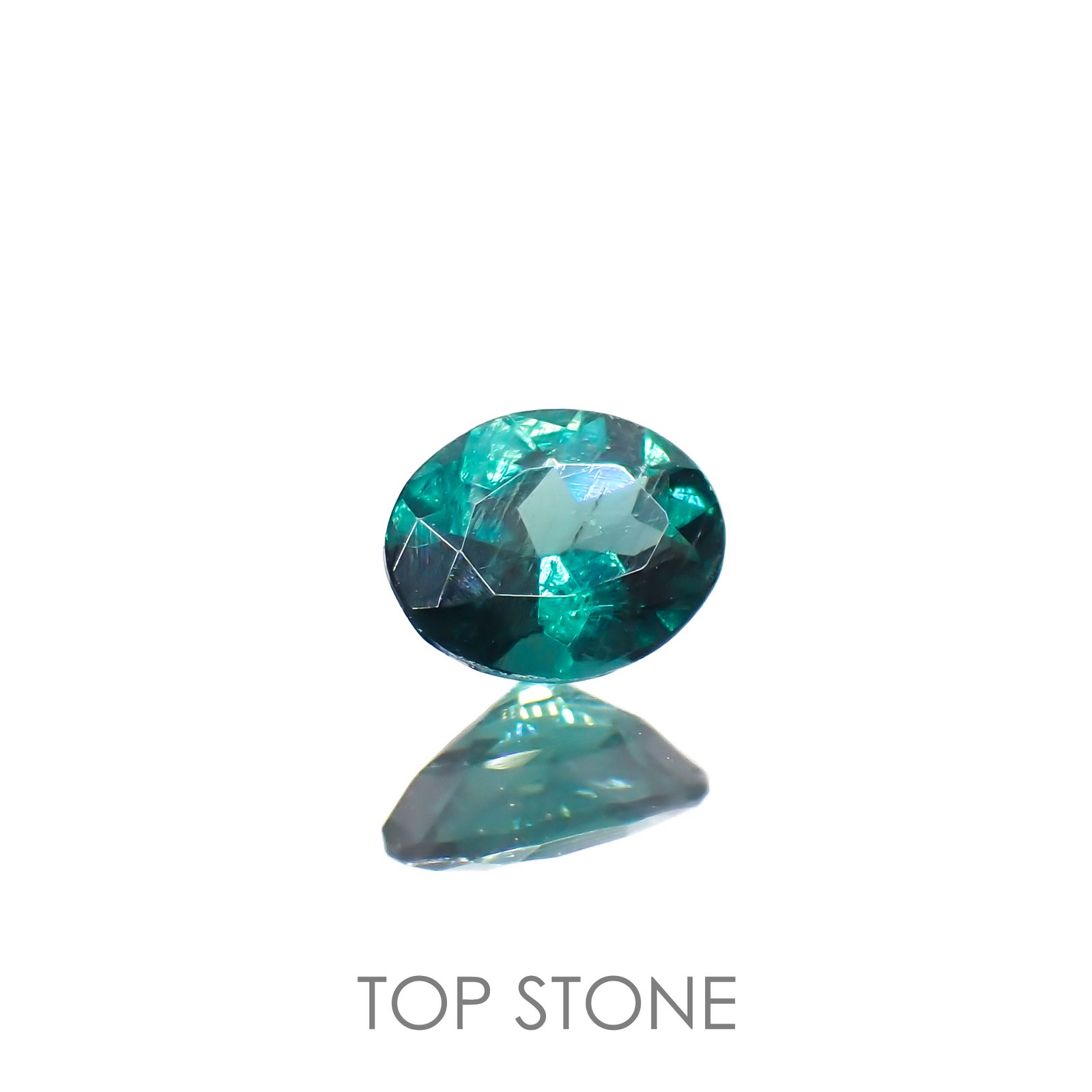 グリーンアパタイト(ノーブルモロキサイト)(宝石名アパタイト)マダガスカル産 0.29ct 識別済[220616379]4.8x3.8mm前後