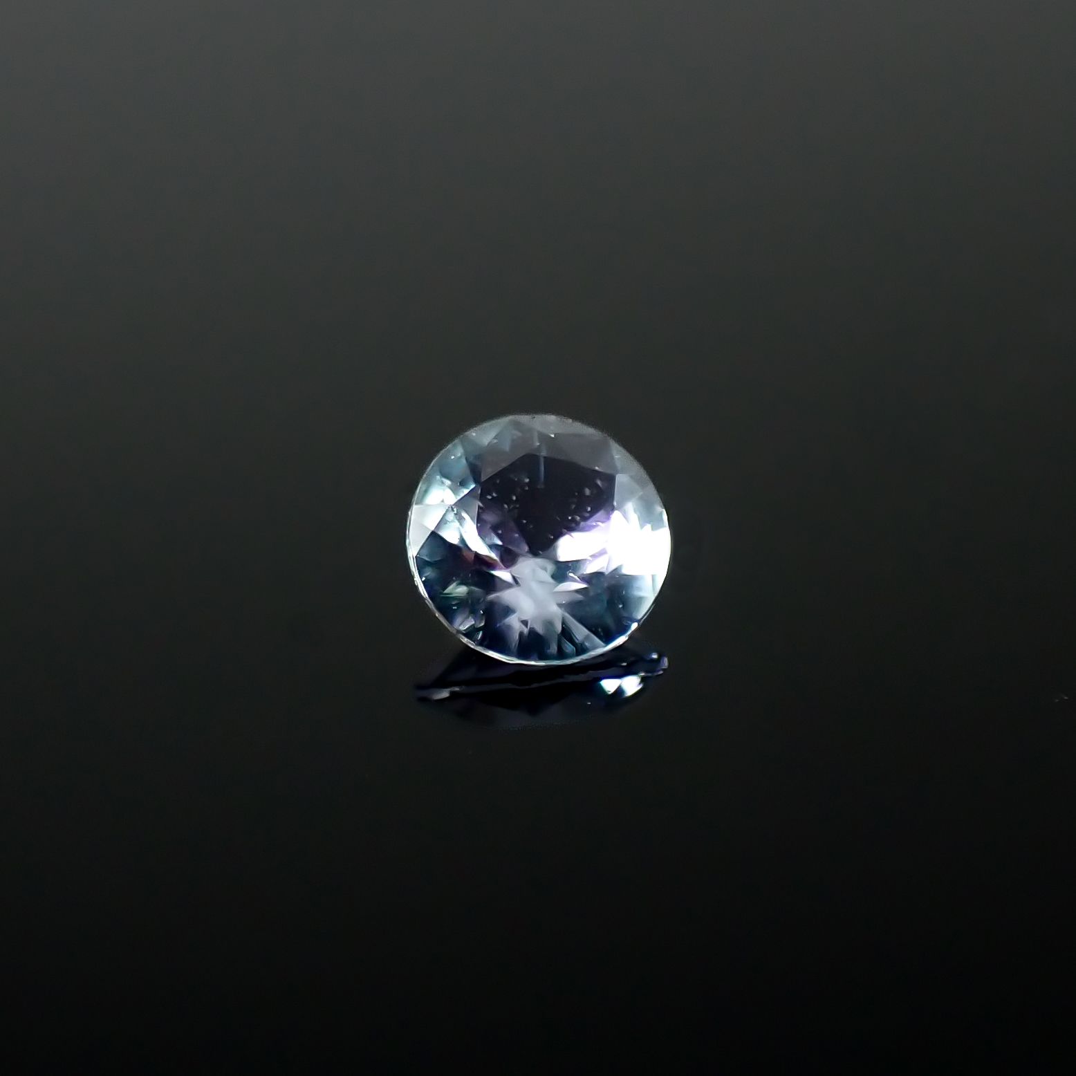 ブルーコーネルピン タンザニア産 0.096ct[240225903]2.9x2.9mm前後