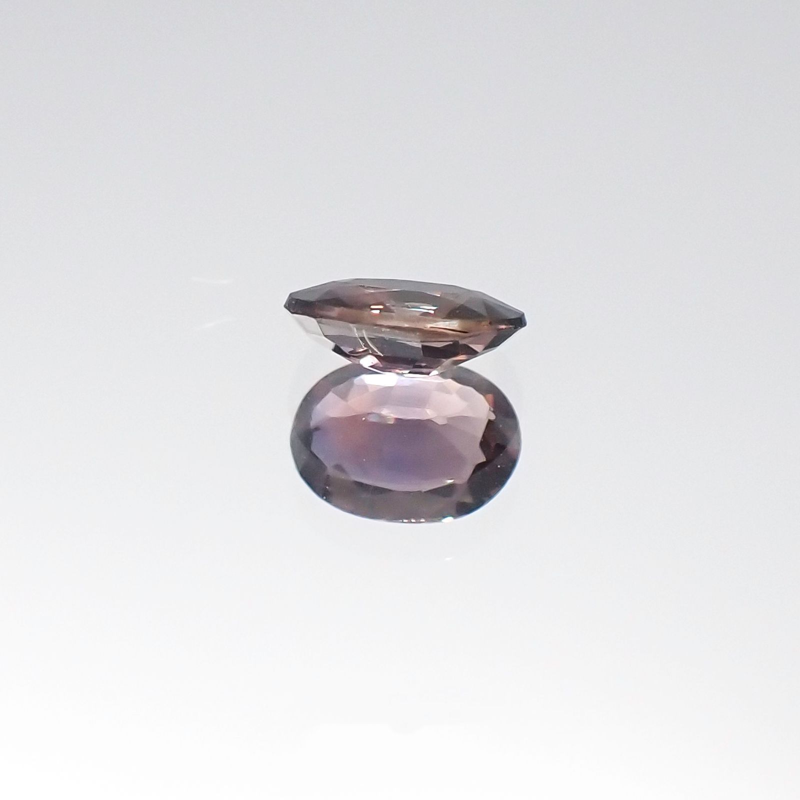 カラーチェンジサファイア 非加熱(宝石名サファイア)タンザニア産 0.31ct 識別済[231023983]5x3.7mm前後