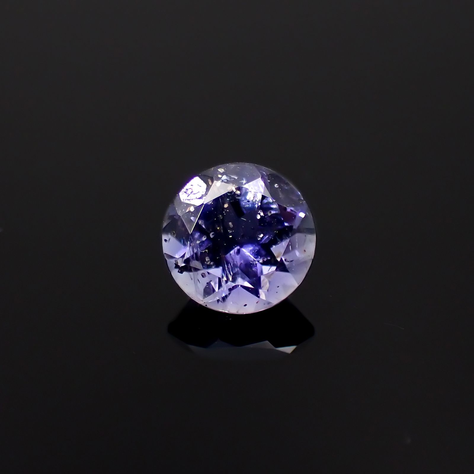 アイオライトサンストーン インド/ブラジル産 0.69ct[230923330]6x5.9mm前後