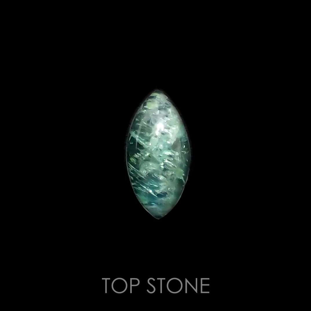 フローライト フルオレッセンス(宝石名フルオライト)イギリス・ロジャリー鉱山産 0.66ct 識別済[211113772]7.8x3.8mm前後